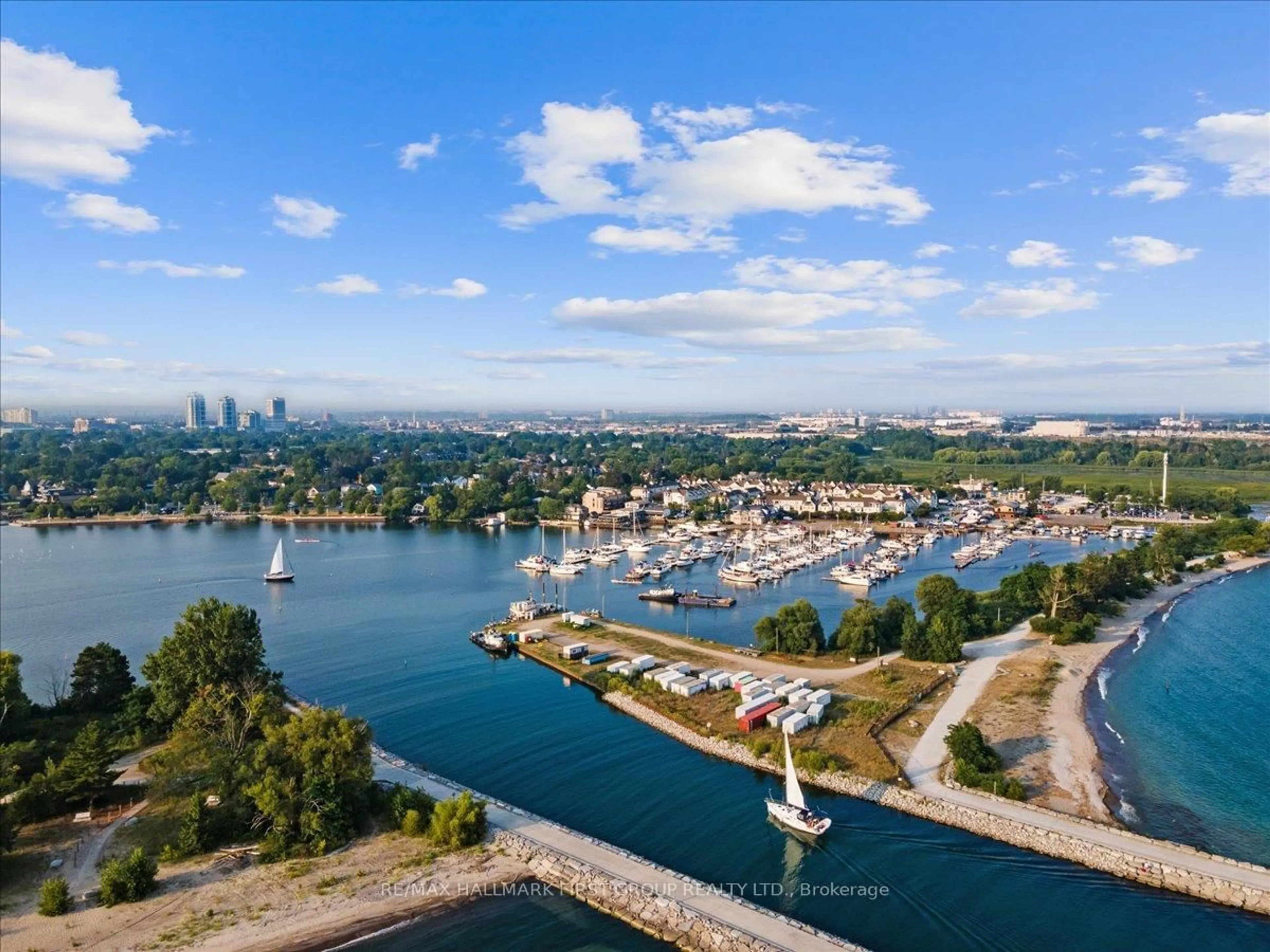 A pic from outside/outdoor area/front of a property/back of a property/a pic from drone, water/lake/river/ocean view for 1295 Wharf St #4, Pickering Ontario L1W 1A2
