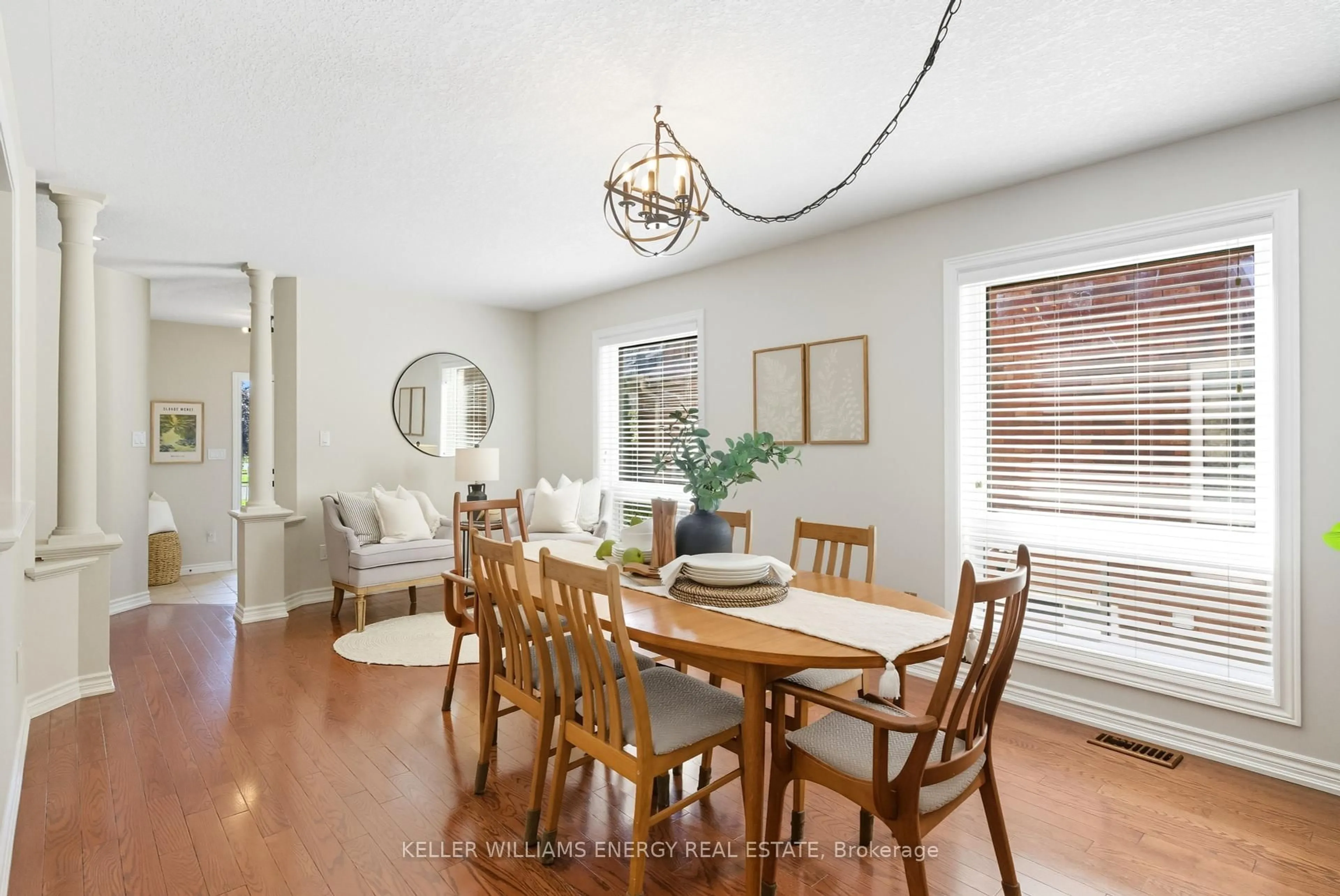 Dining room, wood/laminate floor for 47 Scepter Pl, Whitby Ontario L1R 3A8