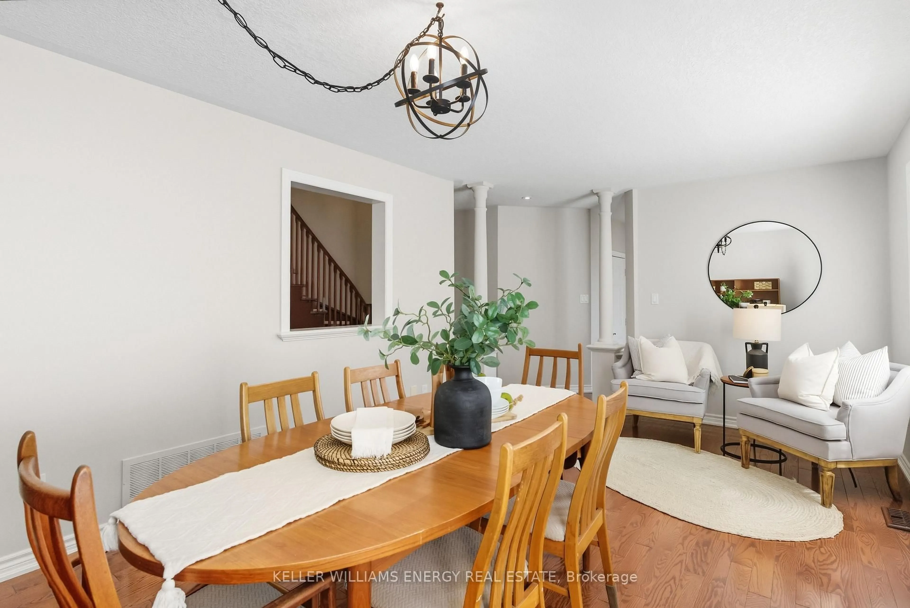 Dining room, unknown for 47 Scepter Pl, Whitby Ontario L1R 3A8