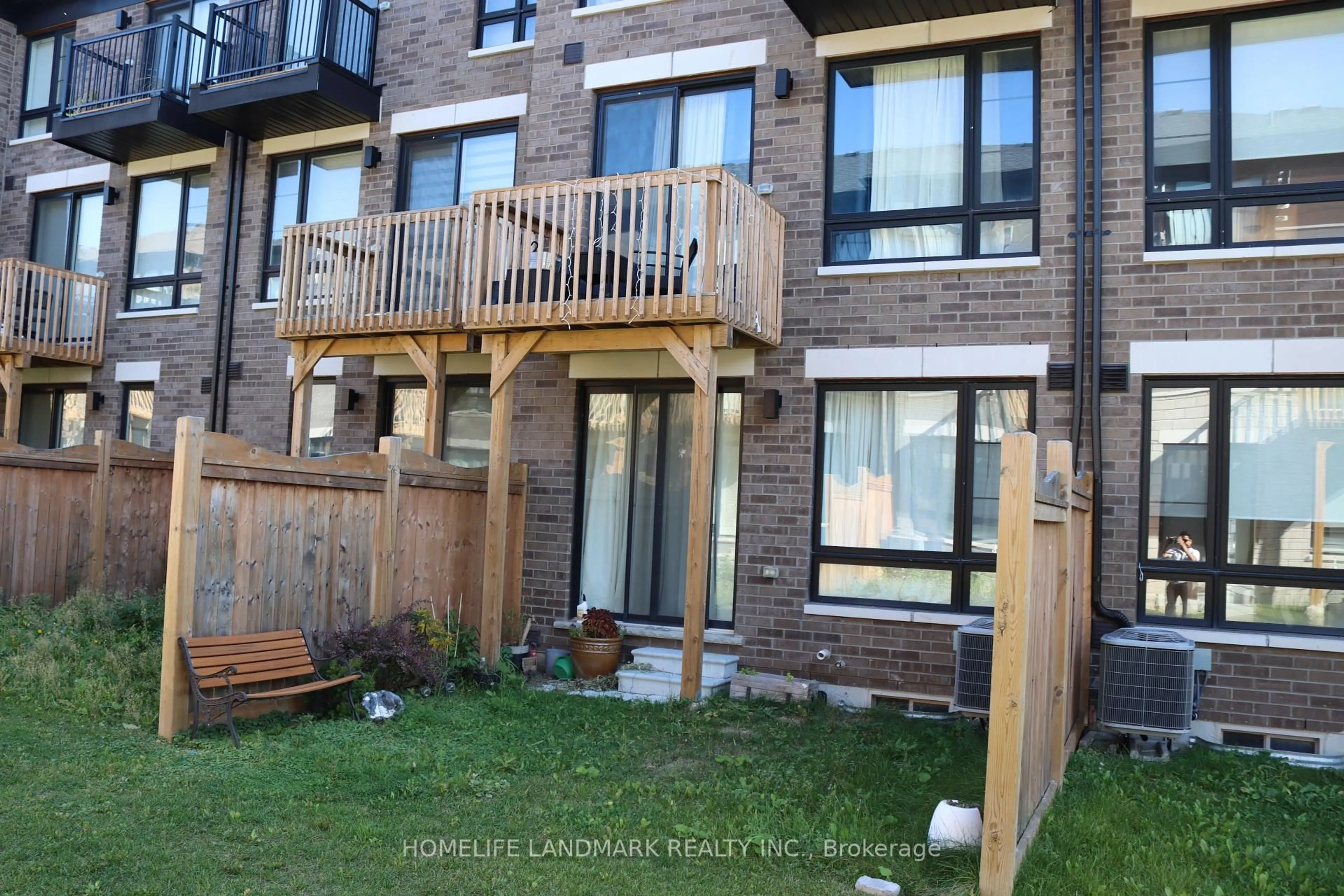 Patio, street for 42 Lake Trail Way, Whitby Ontario L1M 0M3