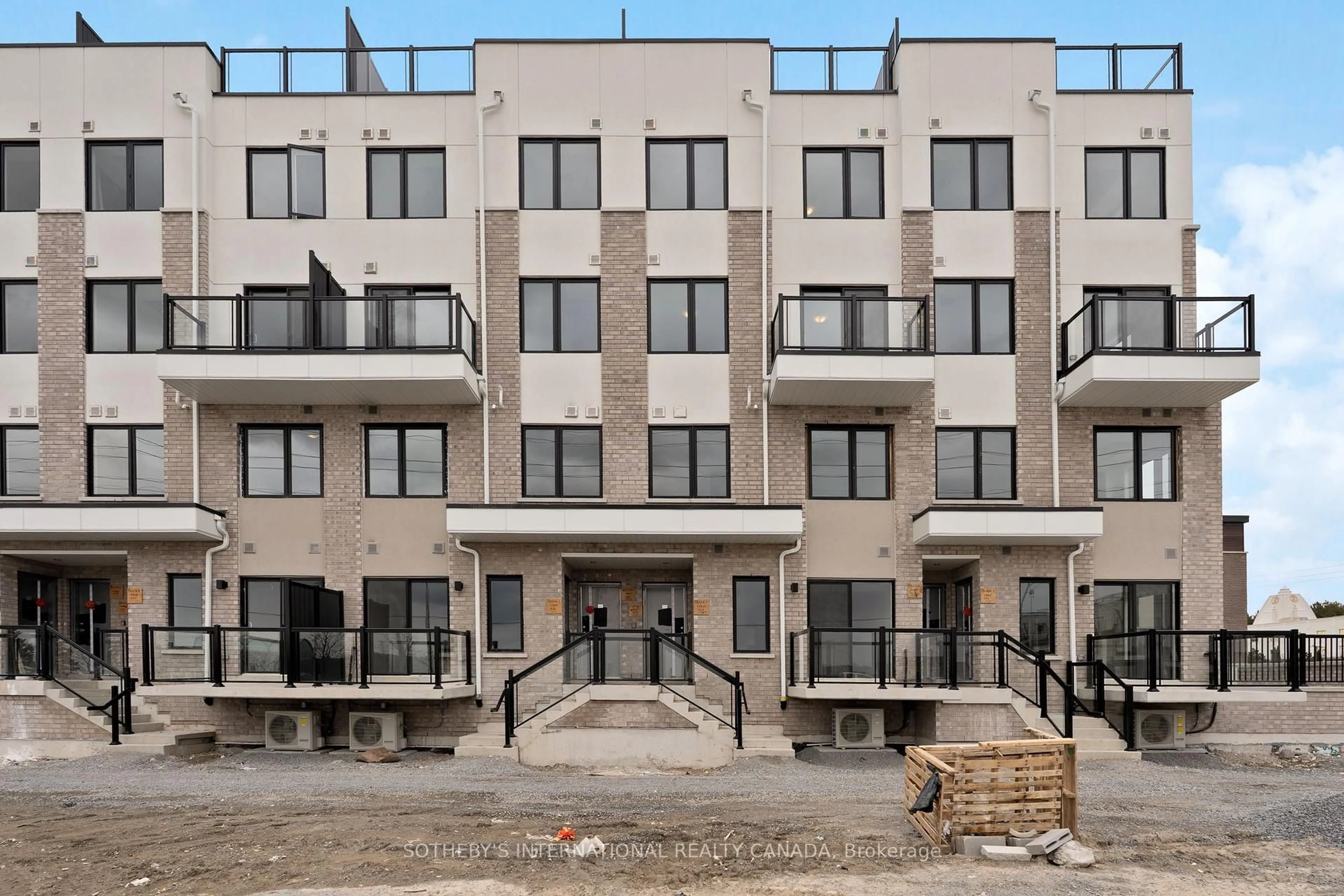 Patio, unknown for 1695 Dersan St #204, Pickering Ontario L1V 2P8