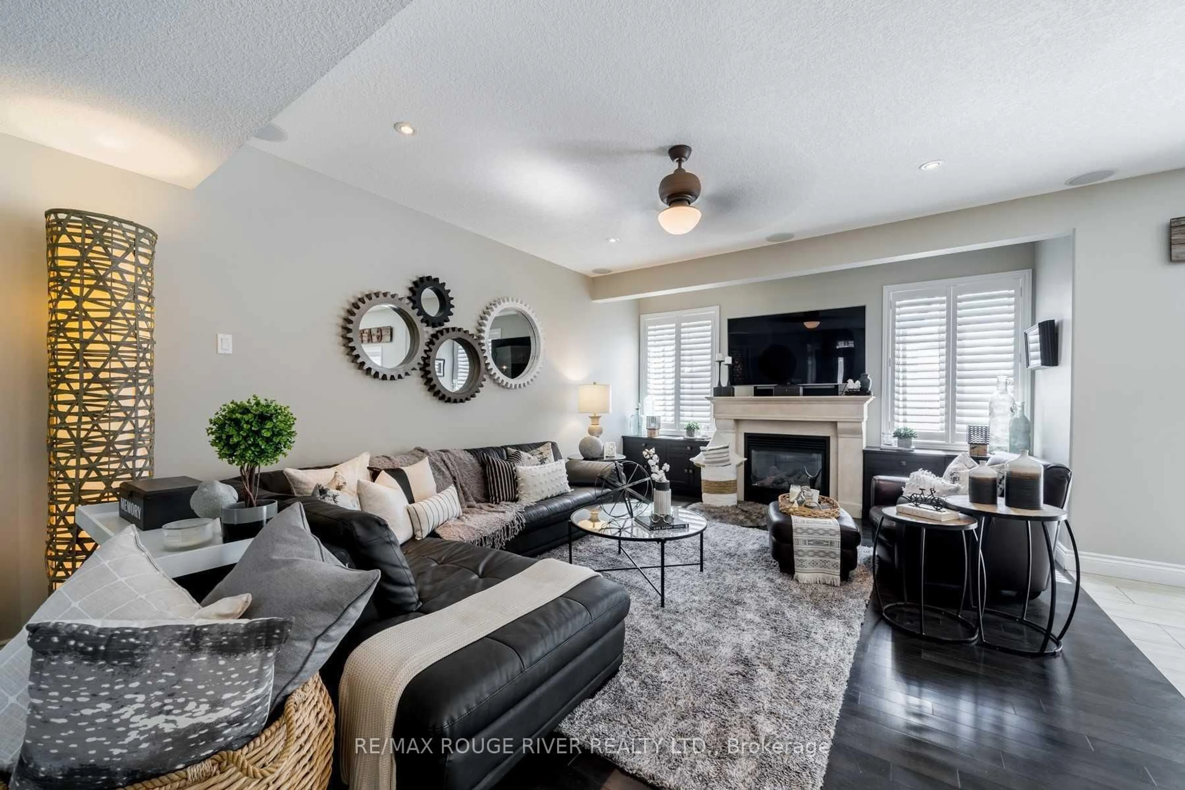 Living room with furniture, unknown for 31 Corvinelli Dr, Whitby Ontario L1M 0G7