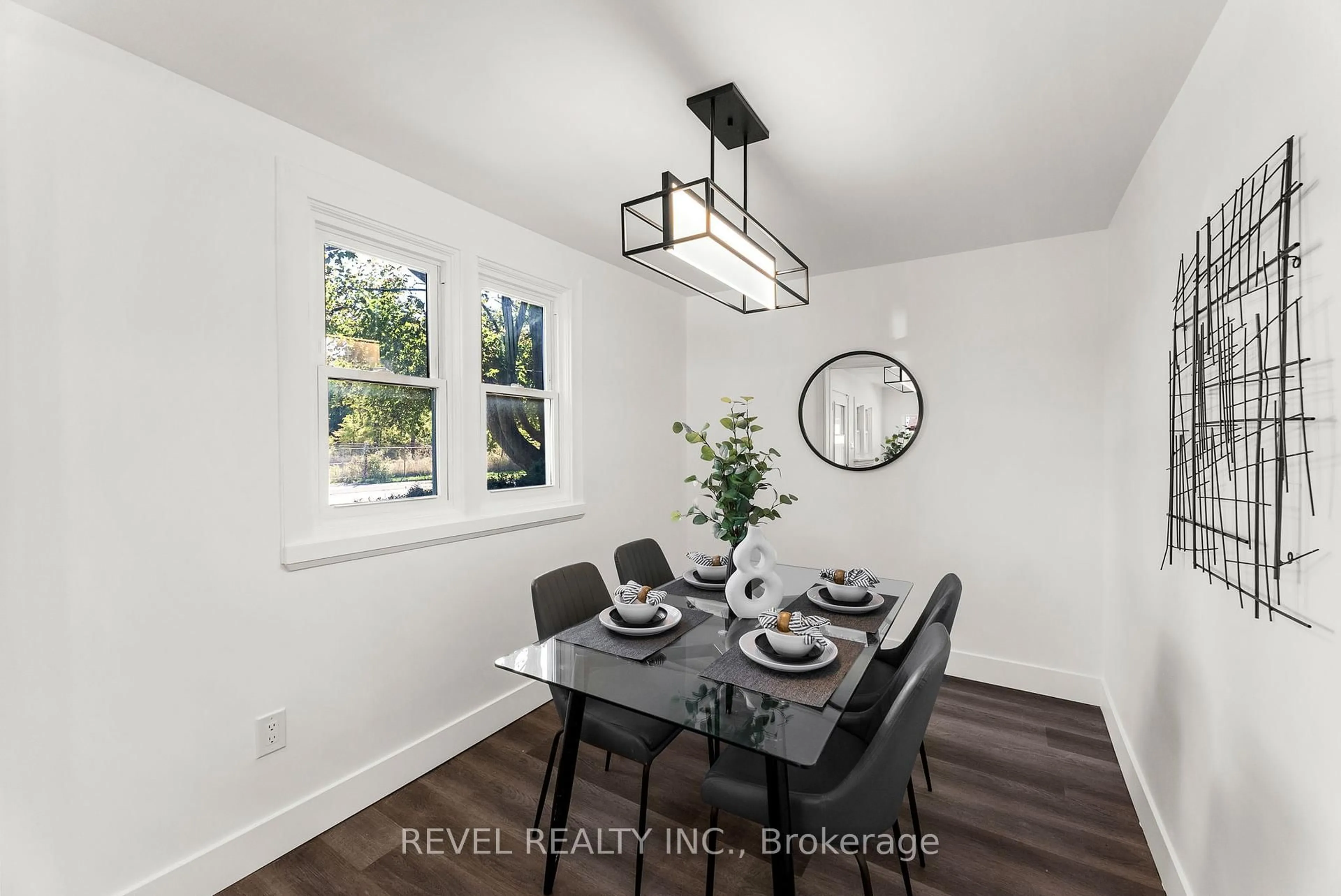 Dining room, unknown for 180 Hillcroft St, Oshawa Ontario L1G 2L5