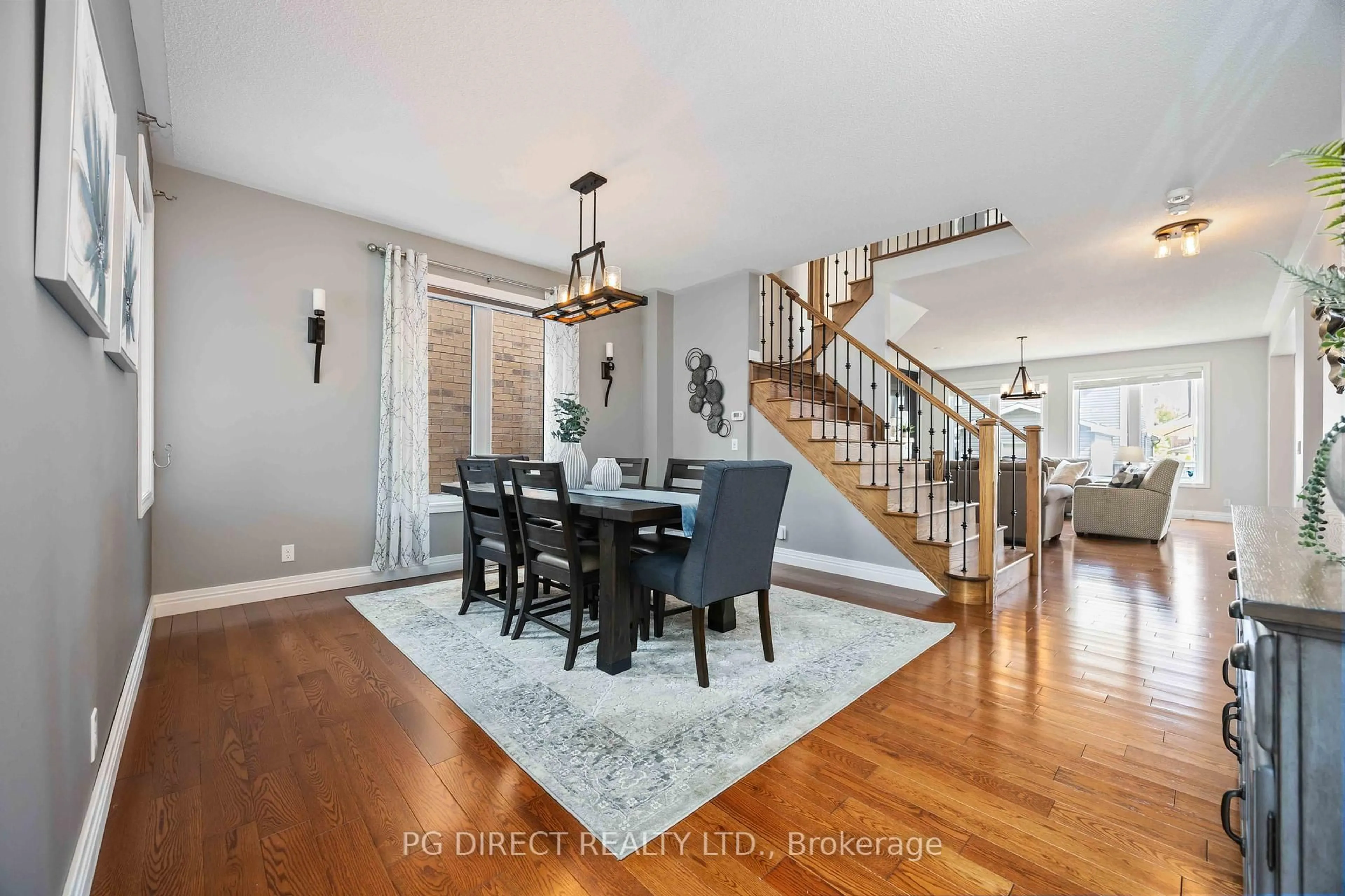 Dining room, wood/laminate floor for 2437 Victoria Park St, Oshawa Ontario L1L 0E9