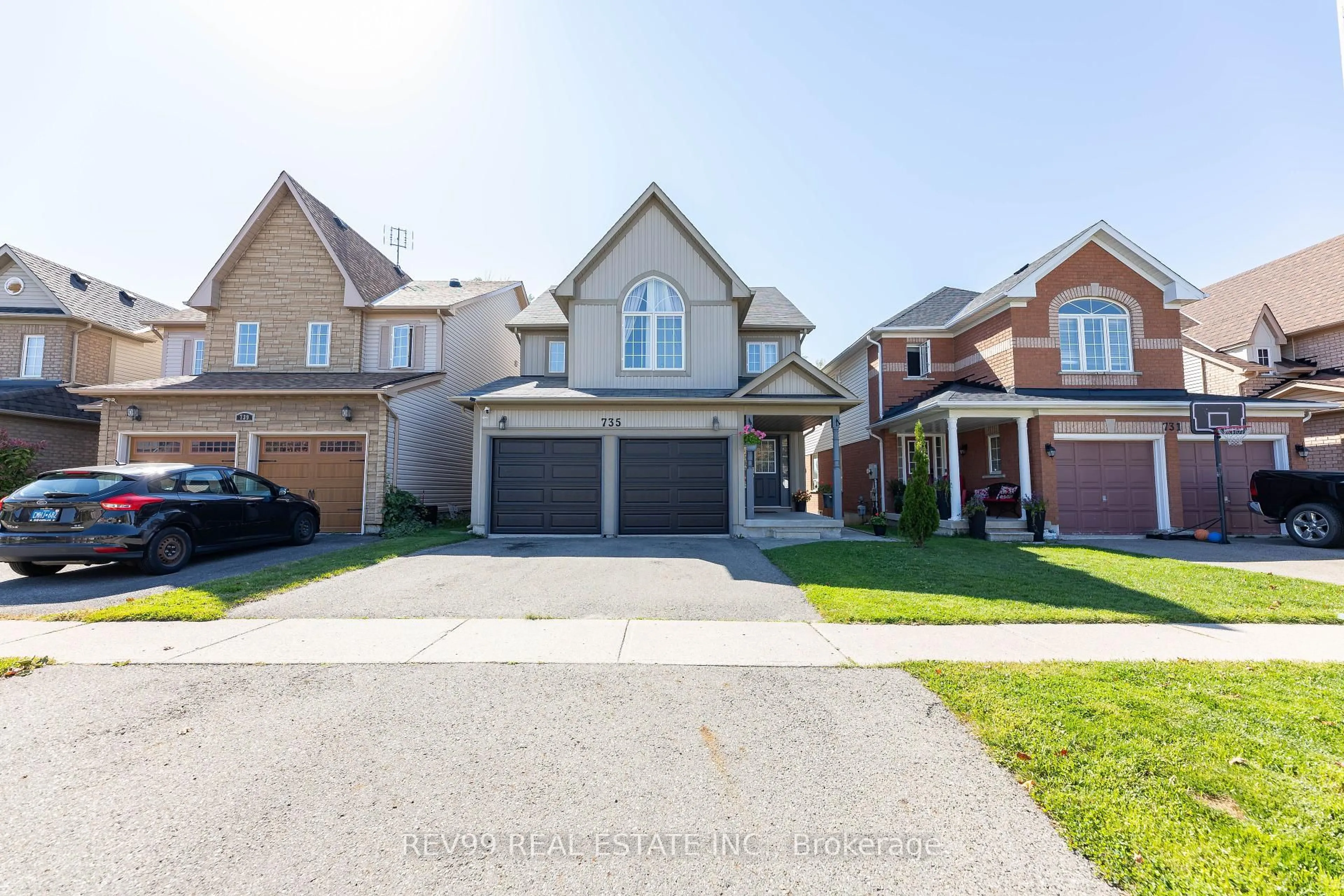 Home with brick exterior material, street for 735 Brasswinds Tr, Oshawa Ontario L1K 2Z1