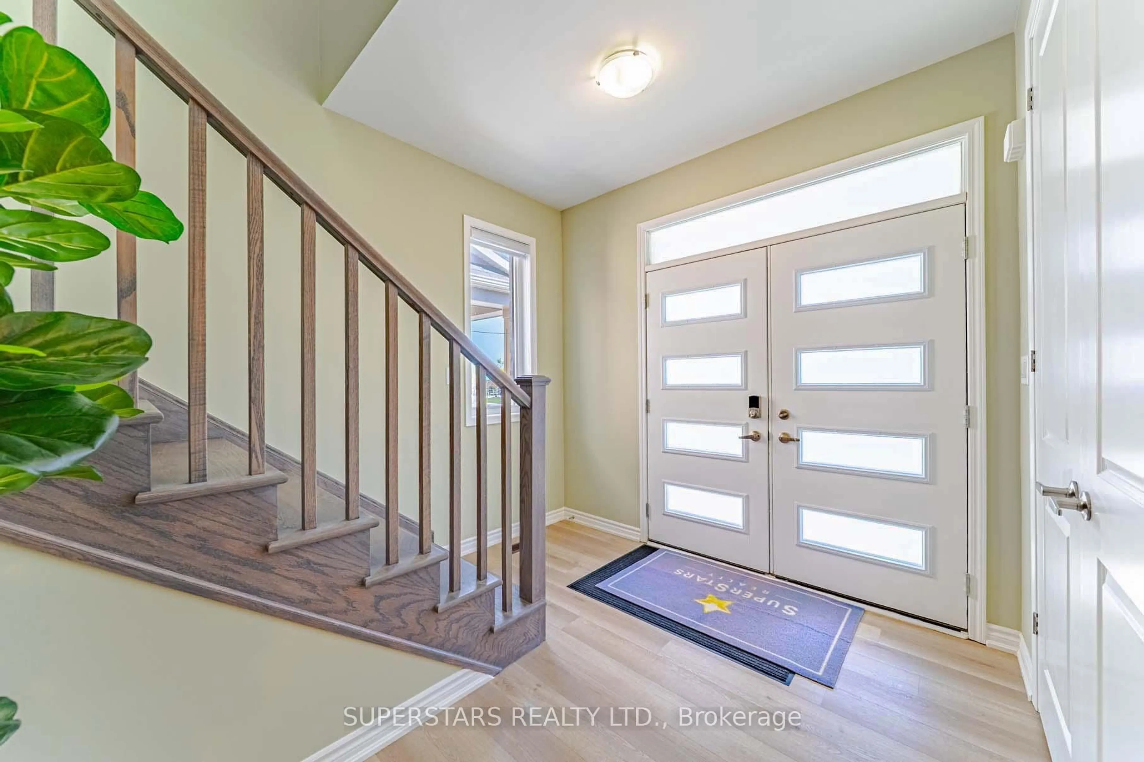 Indoor entryway for 1456 Mourning Dove Lane, Pickering Ontario L1X 0N8