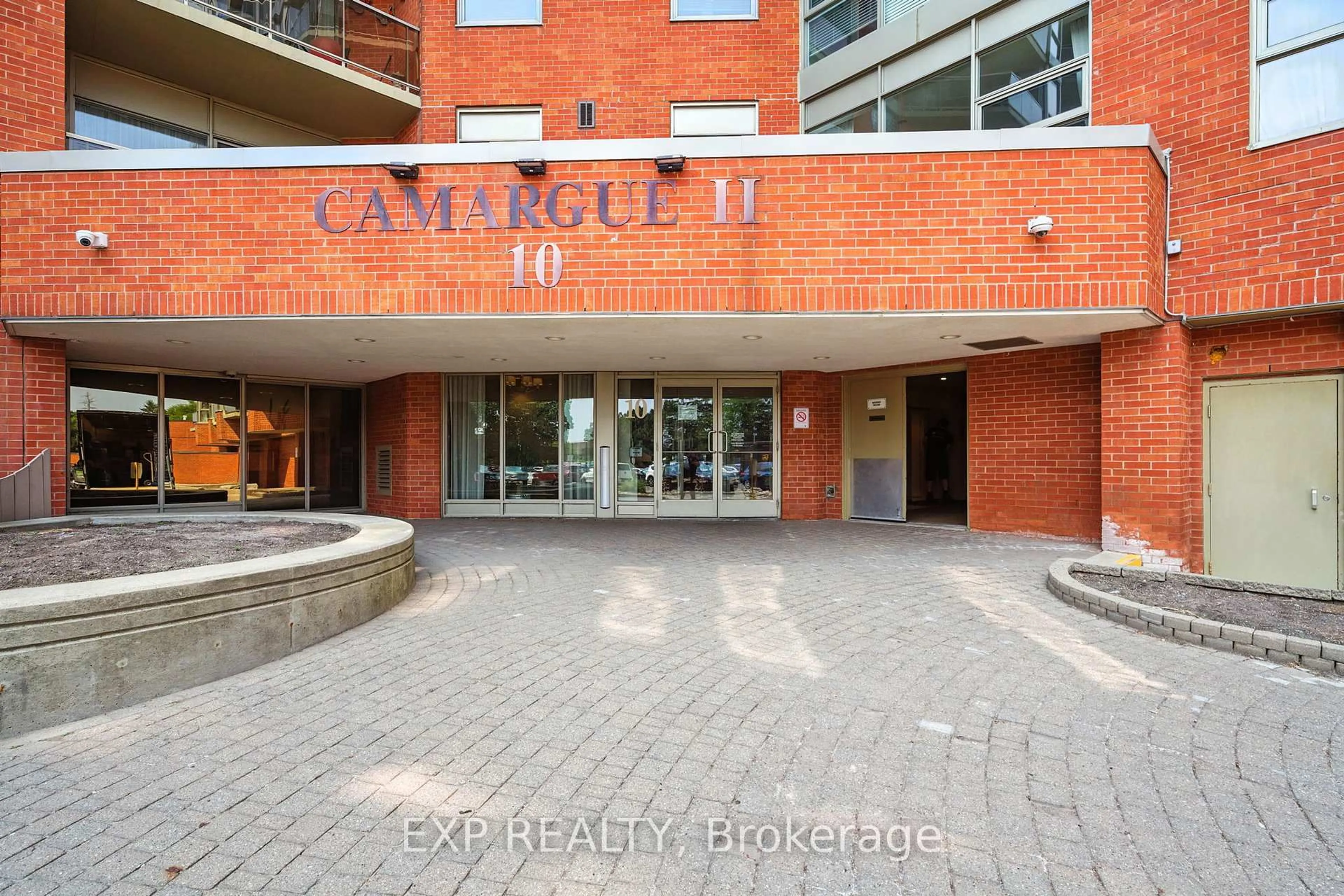 Indoor foyer for 10 Dean Park Rd #1014, Toronto Ontario M1B 3G8