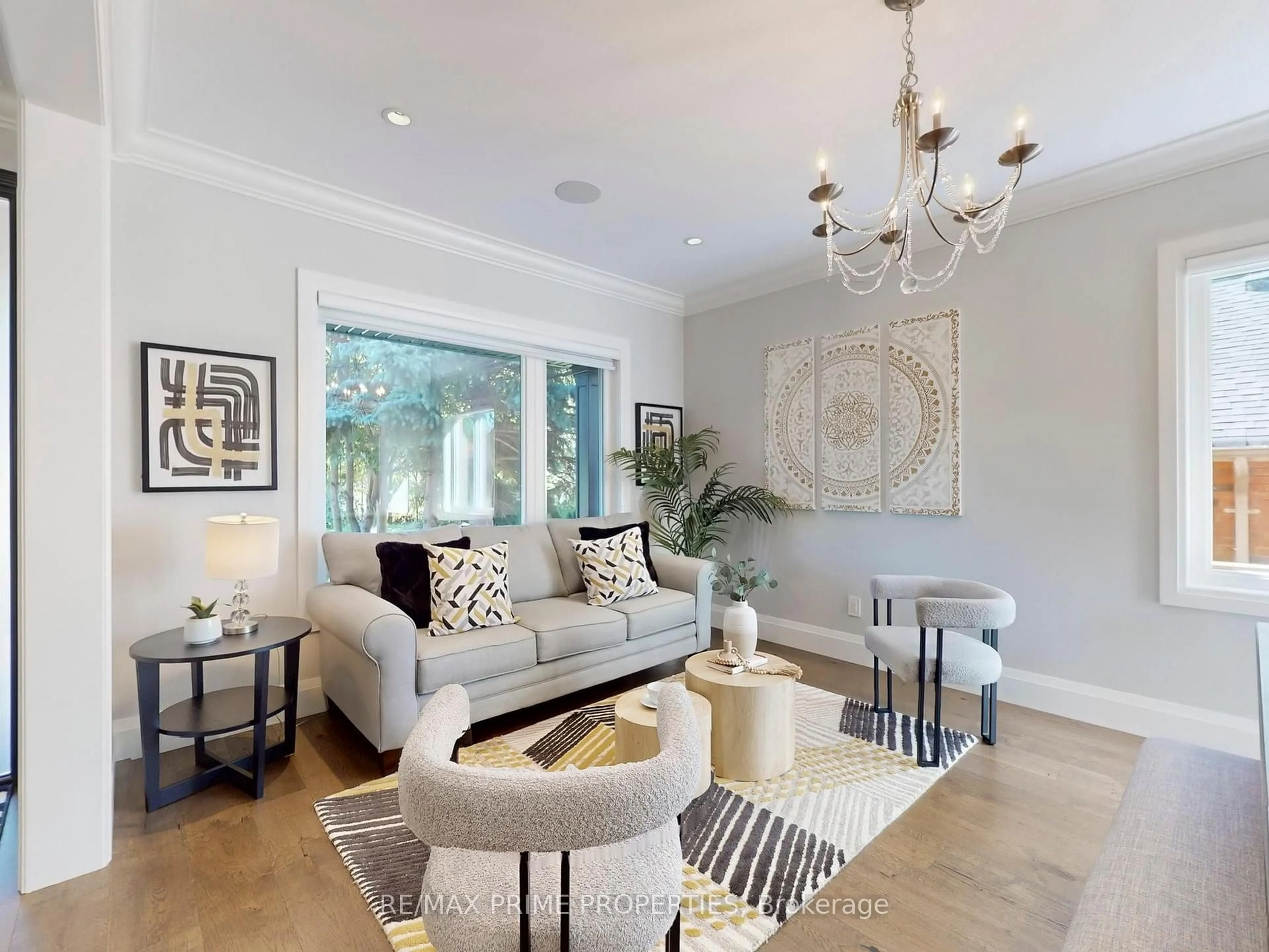 Living room with furniture, unknown for 116 Pinegrove Ave, Toronto Ontario M1N 2G9