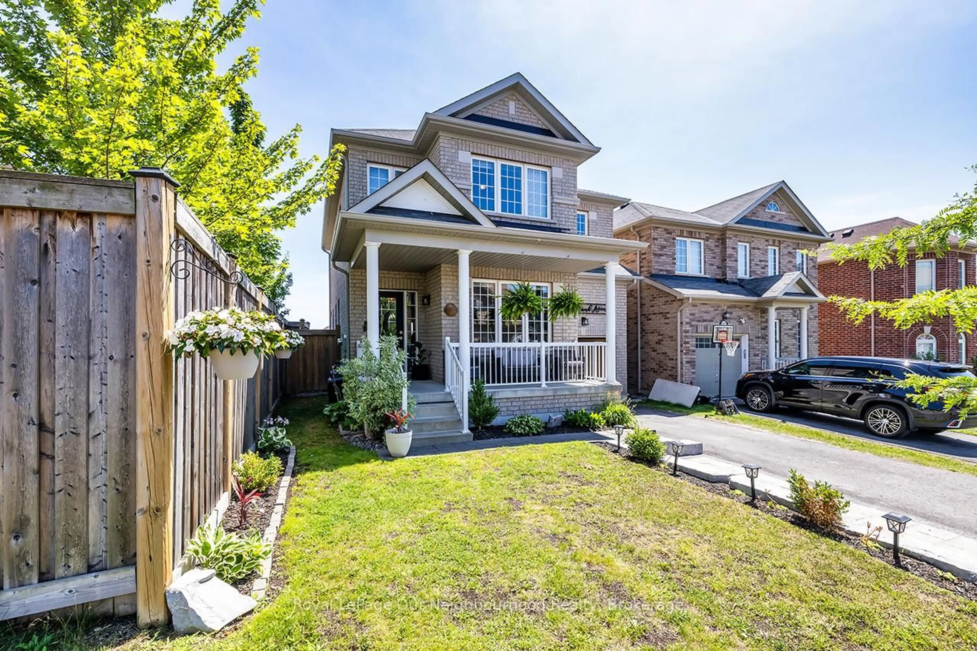 Home with brick exterior material, street for 901 Groveland Ave, Oshawa Ontario L1K 0W1