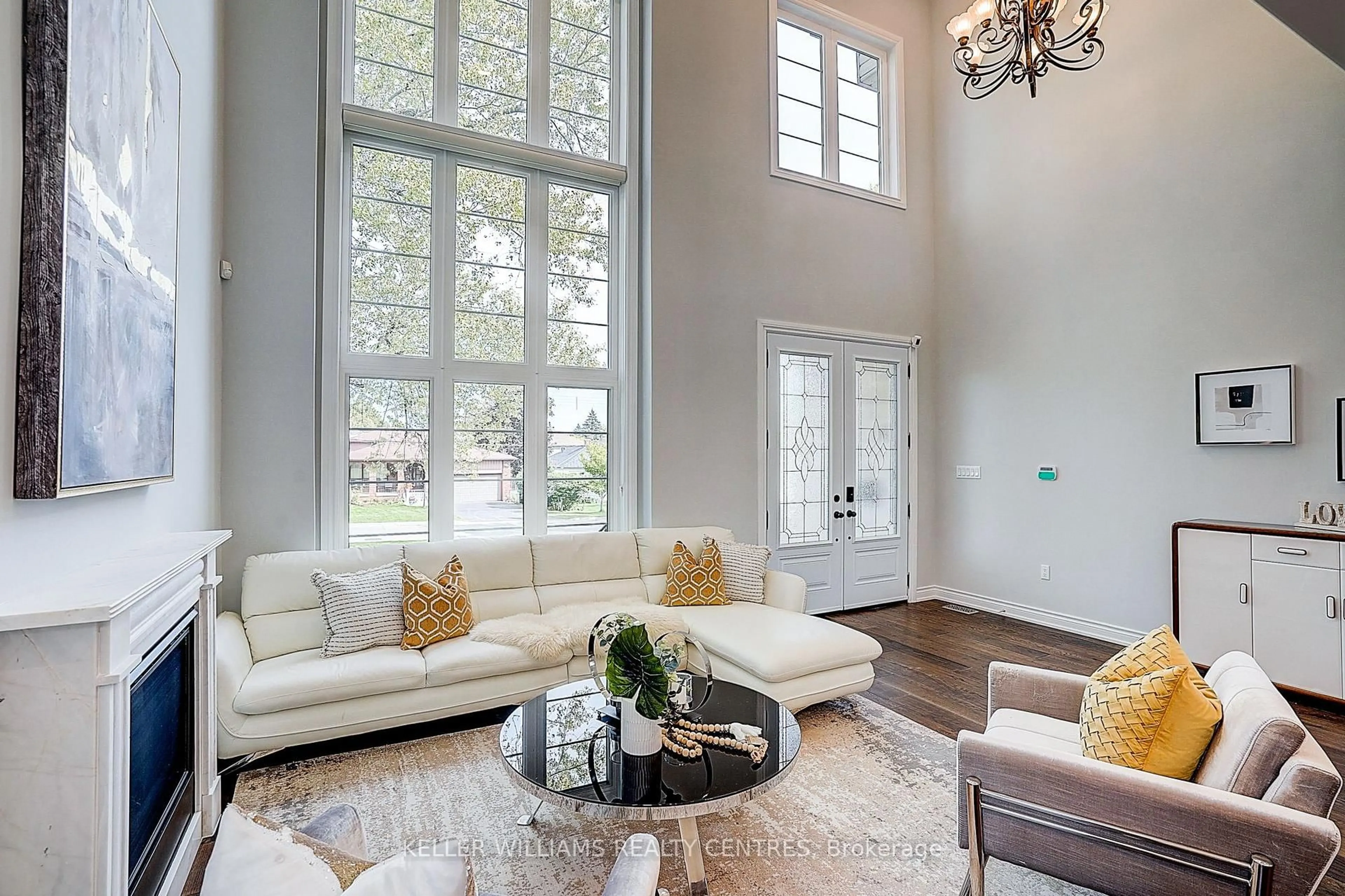 Living room with furniture, unknown for 84 Westcroft Dr, Toronto Ontario M1E 3A5