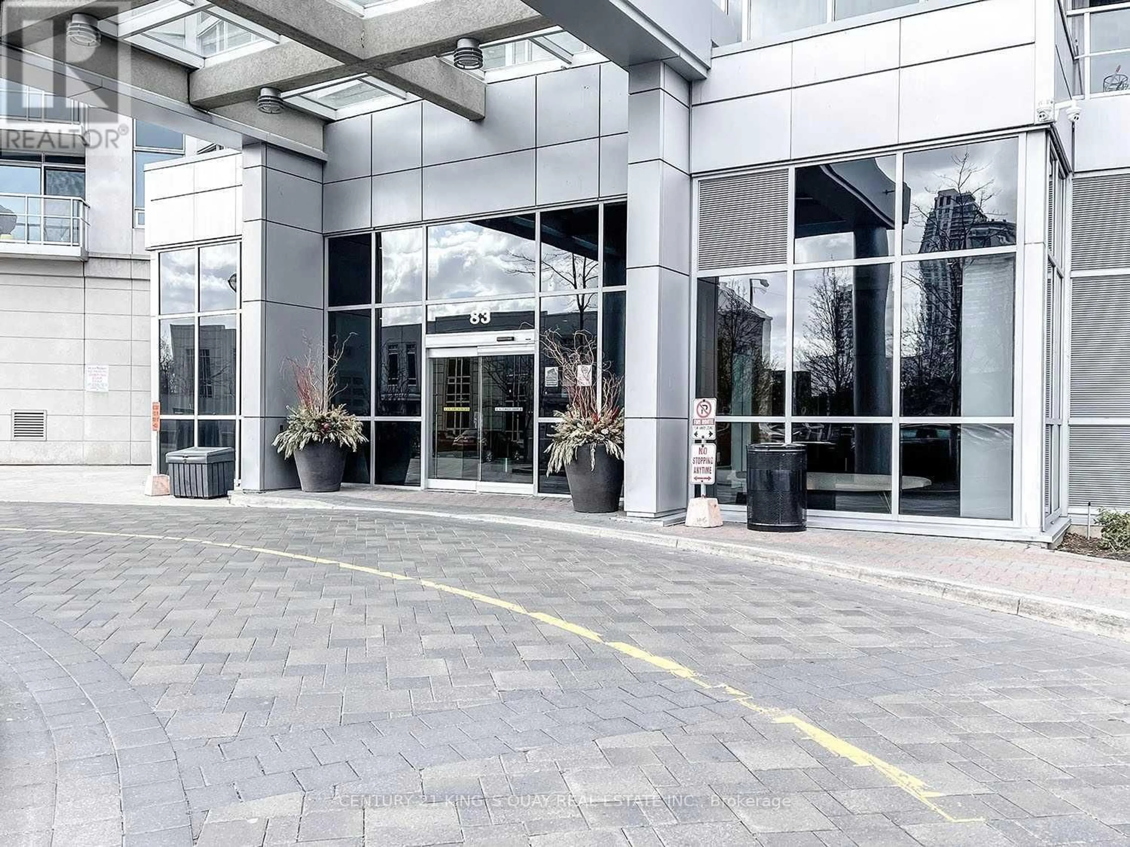 Indoor foyer for 83 Borough Dr #1405, Toronto Ontario M1P 5E4