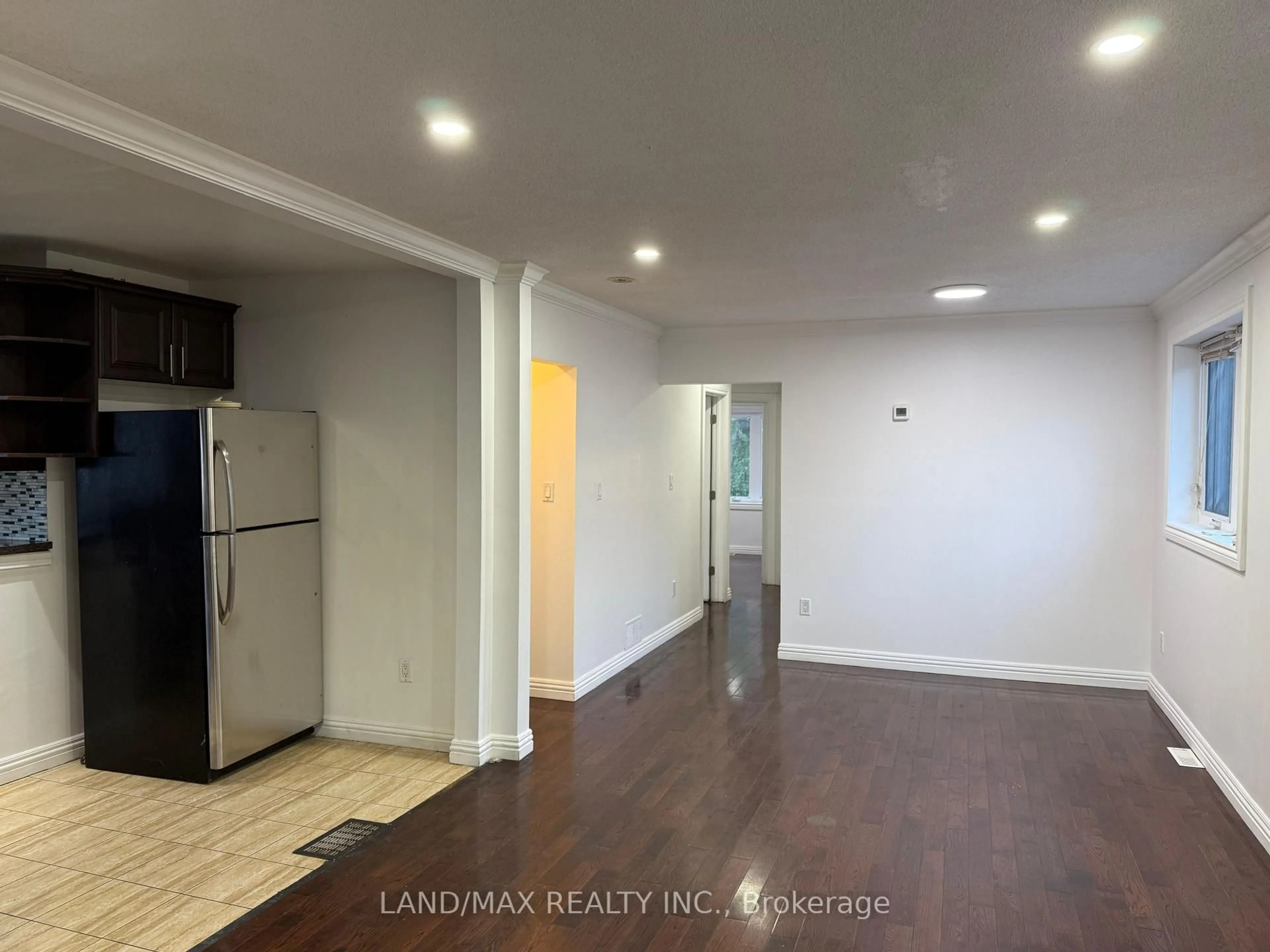 Unknown for 464 Warden Ave, Toronto Ontario M1L 3Z1