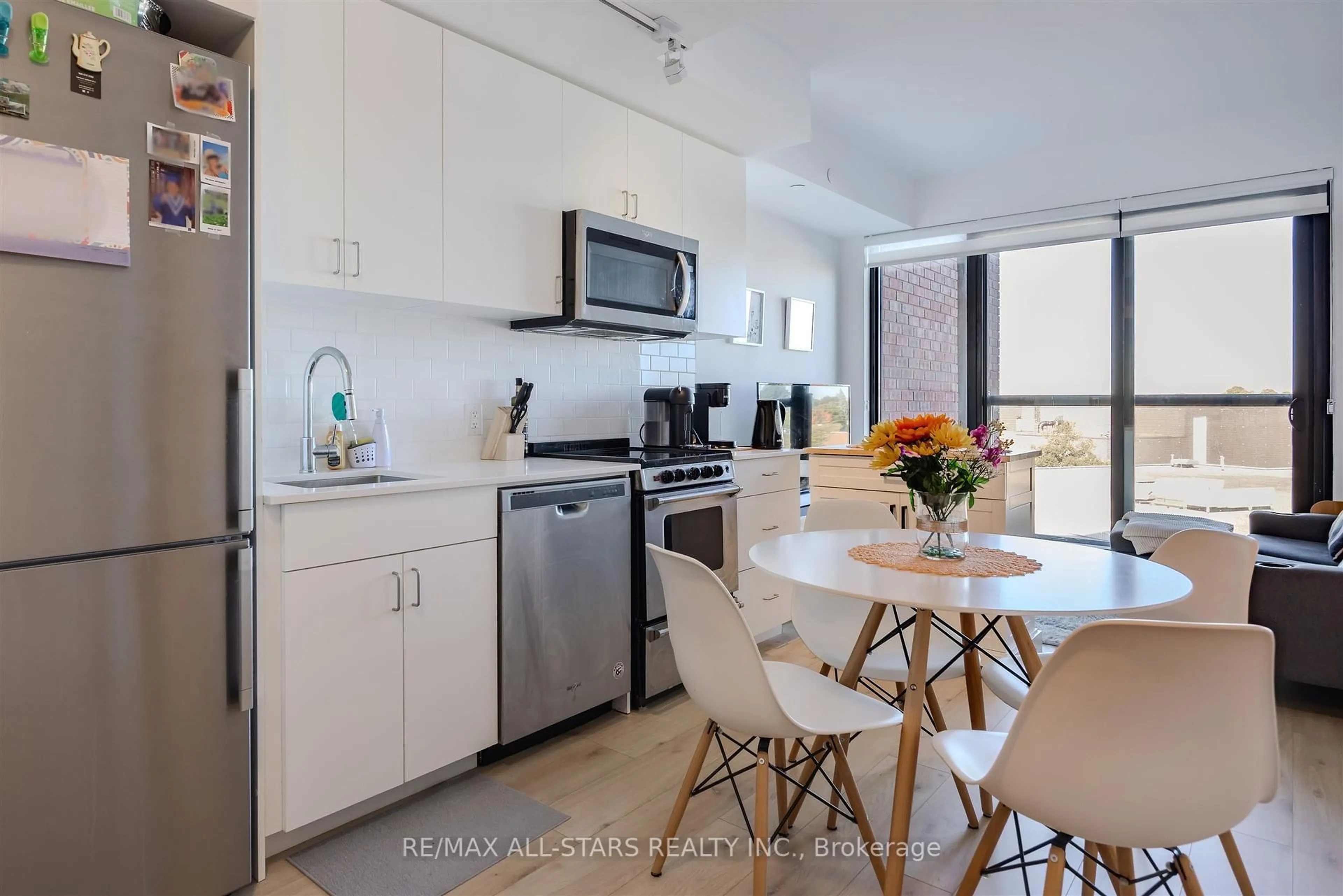 Standard kitchen, ceramic/tile floor for 2799 kingston Rd #611, Toronto Ontario M1M 1N1