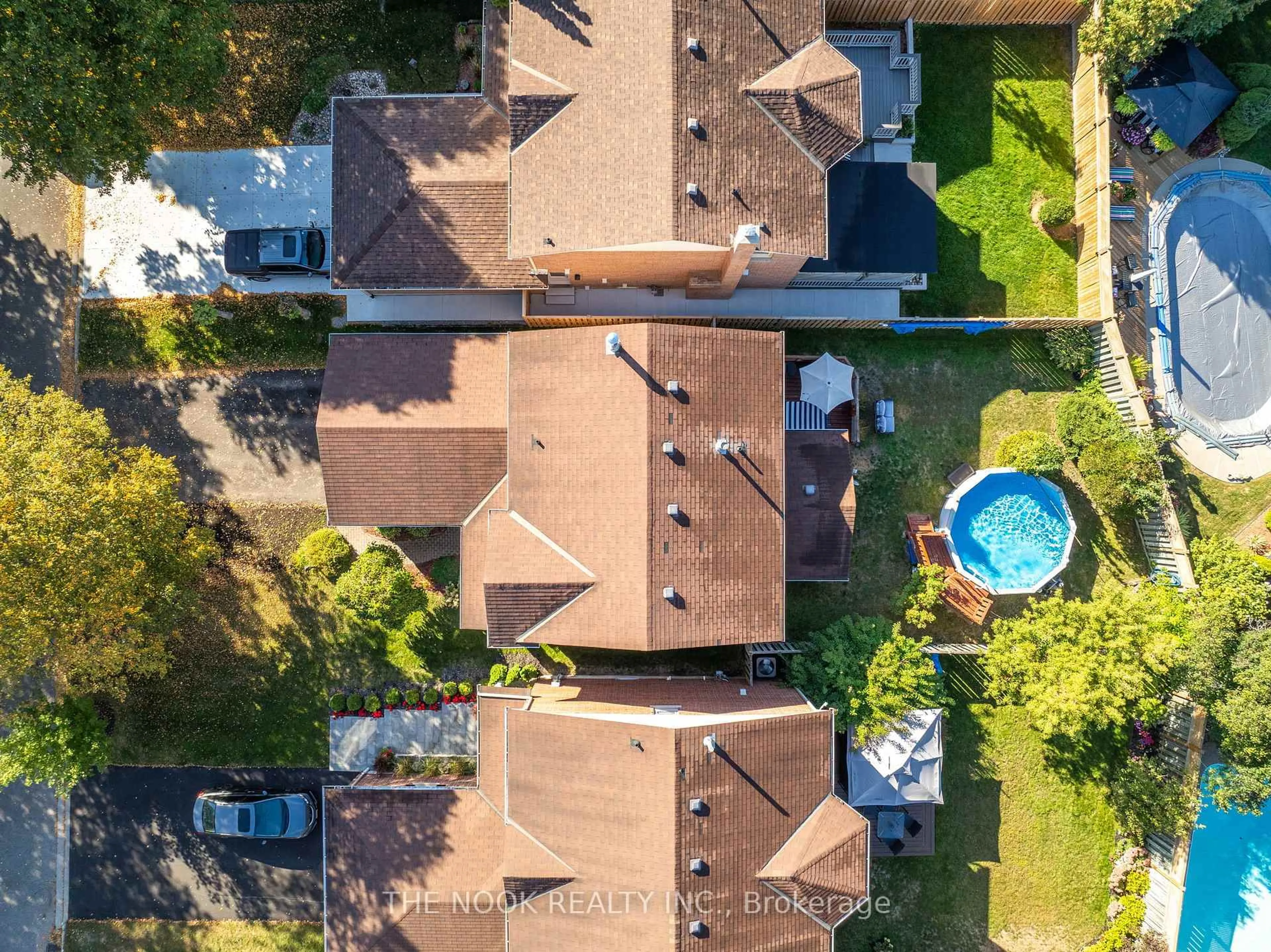 A pic from outside/outdoor area/front of a property/back of a property/a pic from drone, unknown for 1090 Benton Cres, Pickering Ontario L1X 1M9