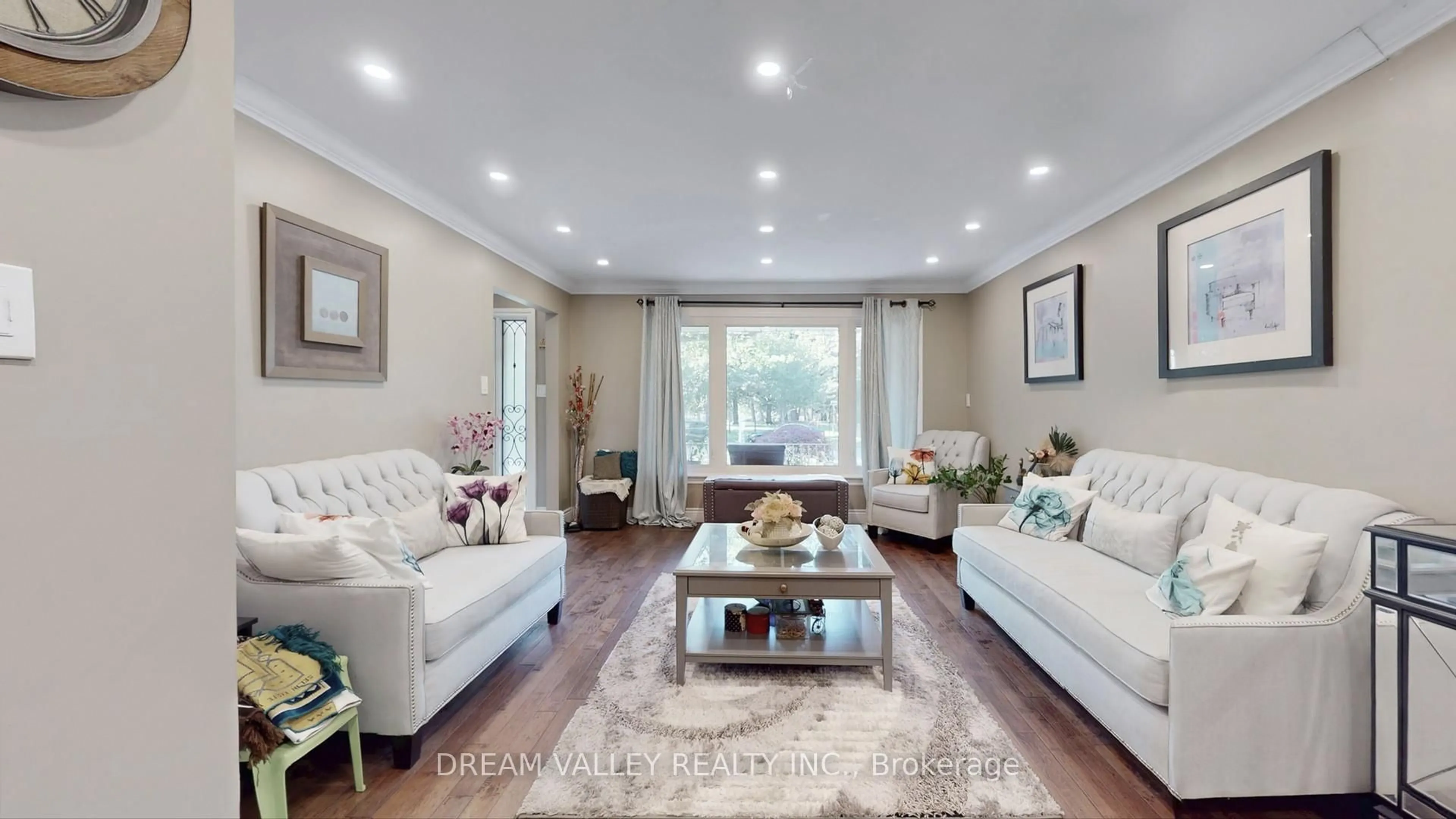 Living room with furniture, wood/laminate floor for 15 Scarborough Golf Club Rd, Toronto Ontario M1M 3C6