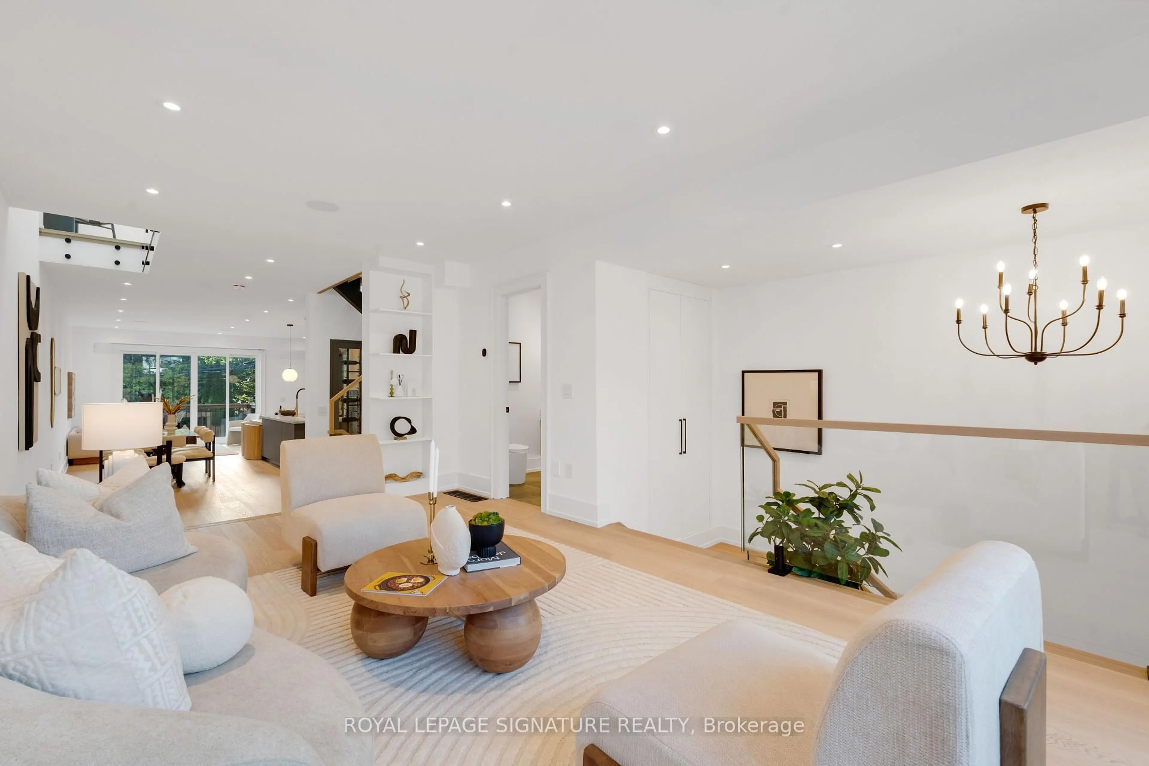 Unknown for 24 Elmsdale Rd, Toronto Ontario M4J 3M4