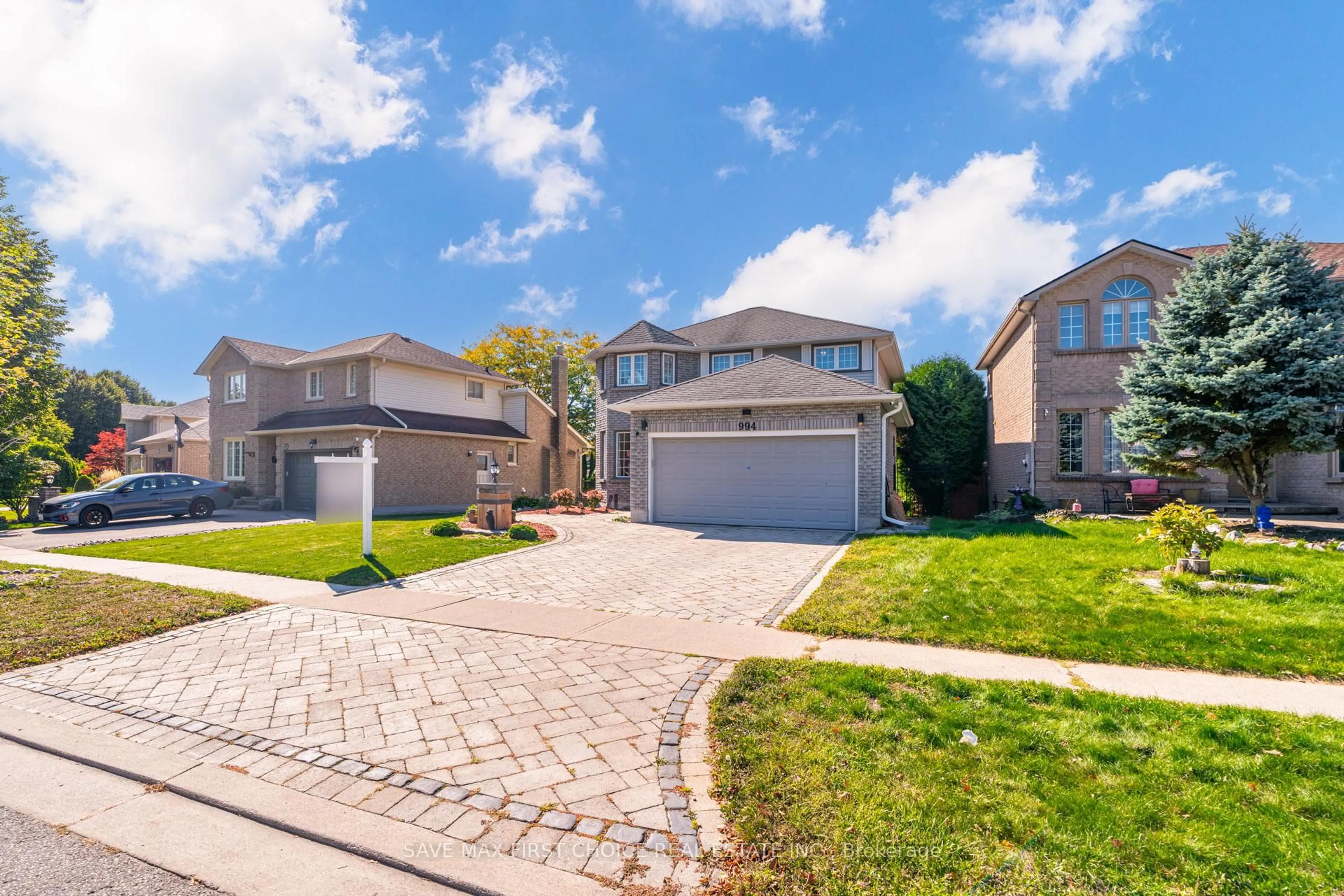 A pic from outside/outdoor area/front of a property/back of a property/a pic from drone, street for 994 Copperfield Dr, Oshawa Ontario L1K 1S4