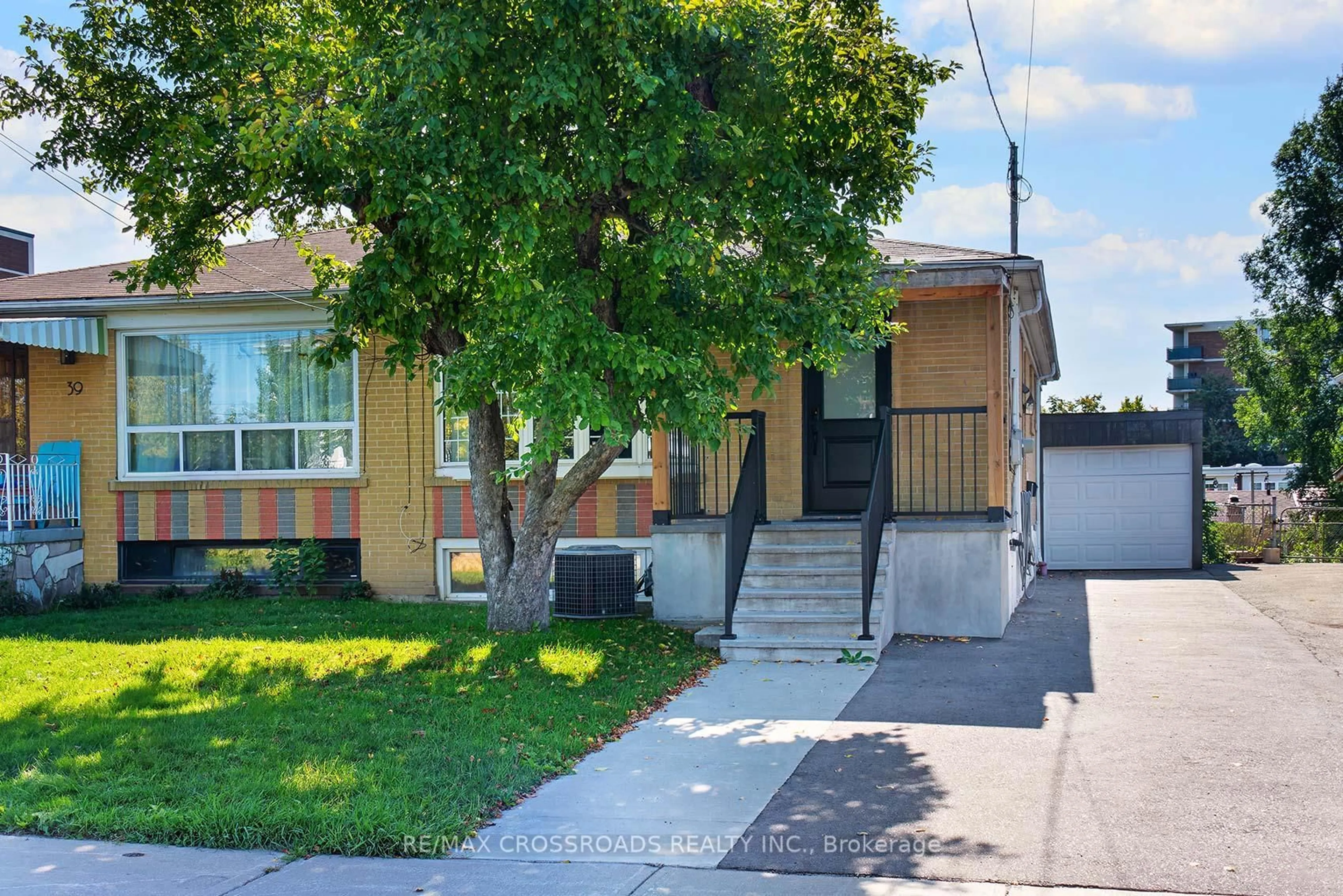 Unknown for 37 Avis Cres, Toronto Ontario M4B 1B8