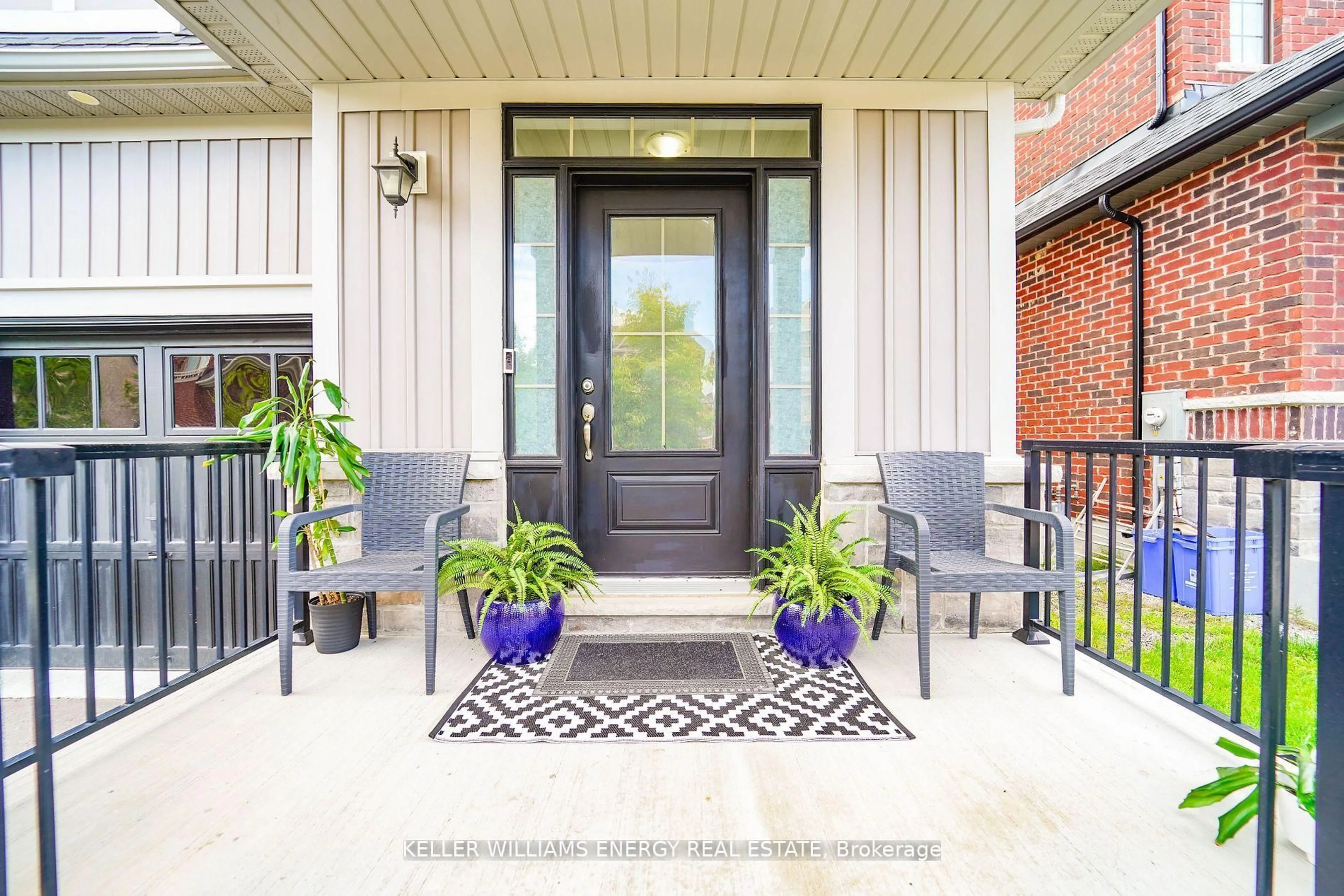 Indoor entryway for 23 Crombie St, Clarington Ontario L1C 4A1
