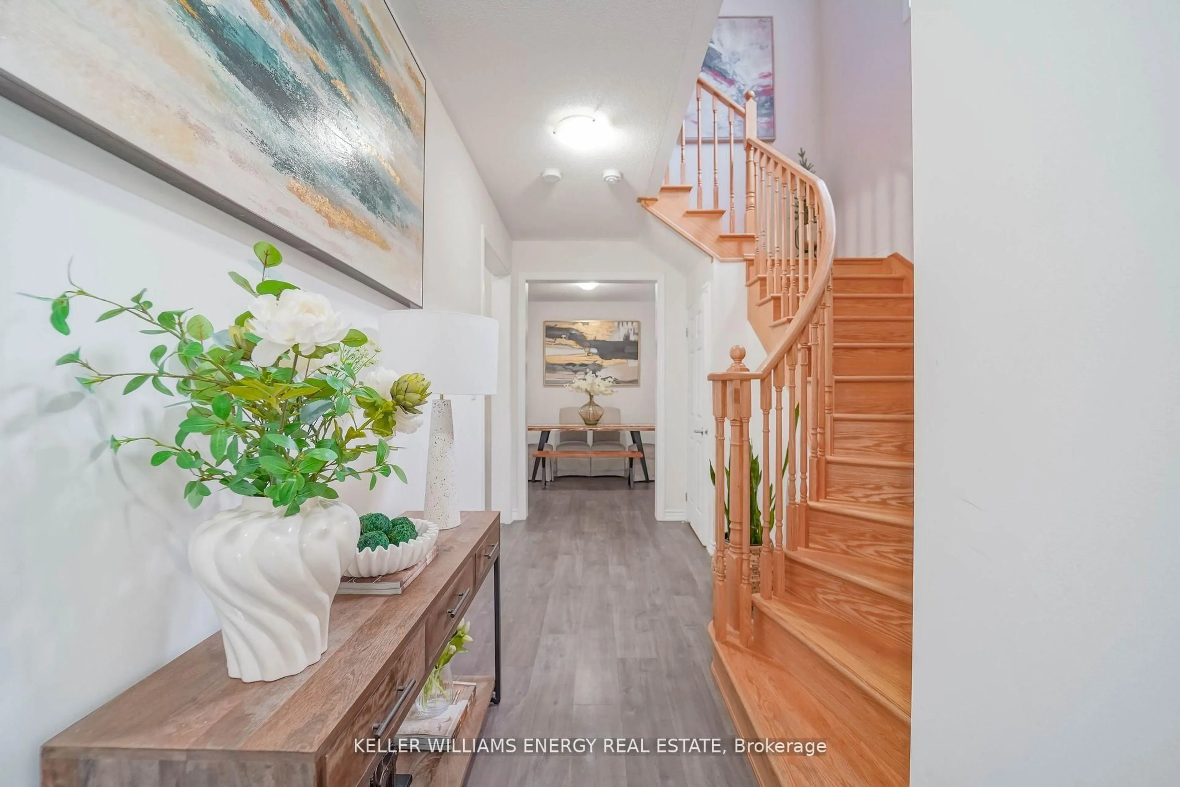 Indoor entryway for 23 Crombie St, Clarington Ontario L1C 4A1