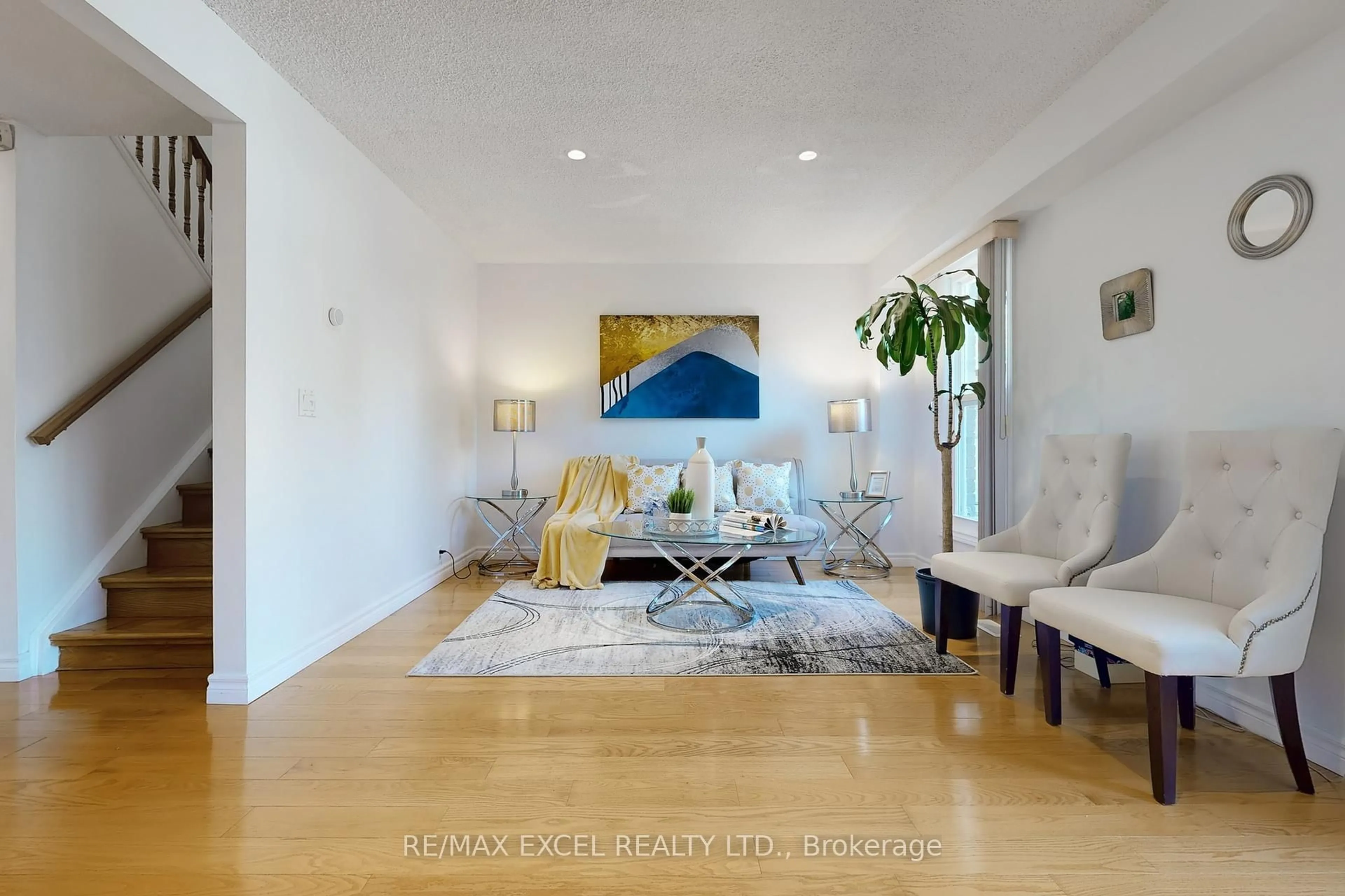 Living room with furniture, unknown for 29 Green Spring Dr, Toronto Ontario M1V 2A9