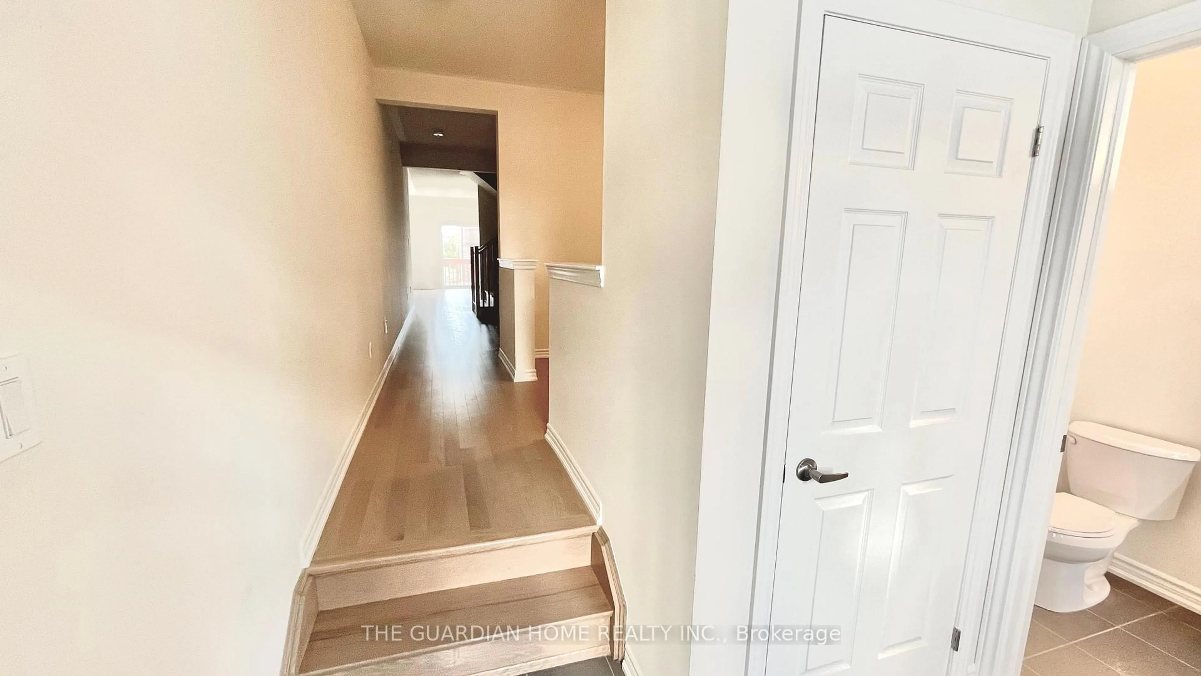 Indoor entryway for 705 Catalina Manr, Pickering Ontario L0H 1J0