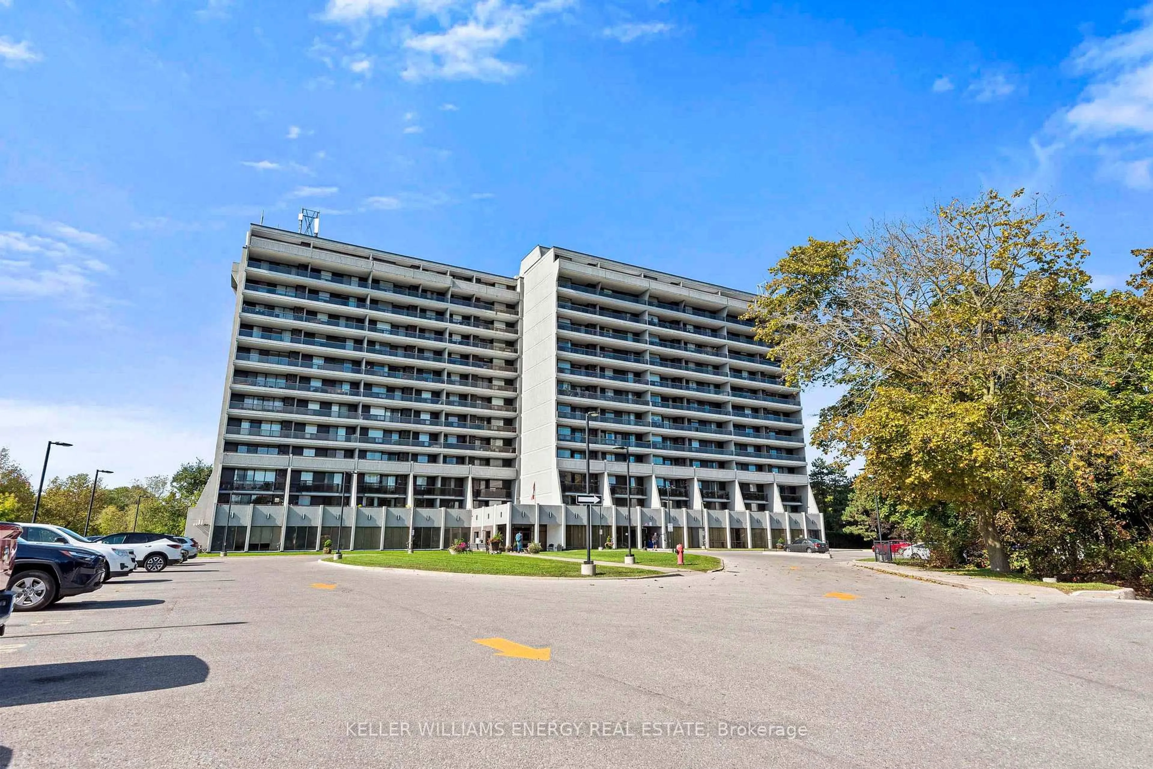 Indoor foyer for 92 Church St #1110, Ajax Ontario L1S 6B4