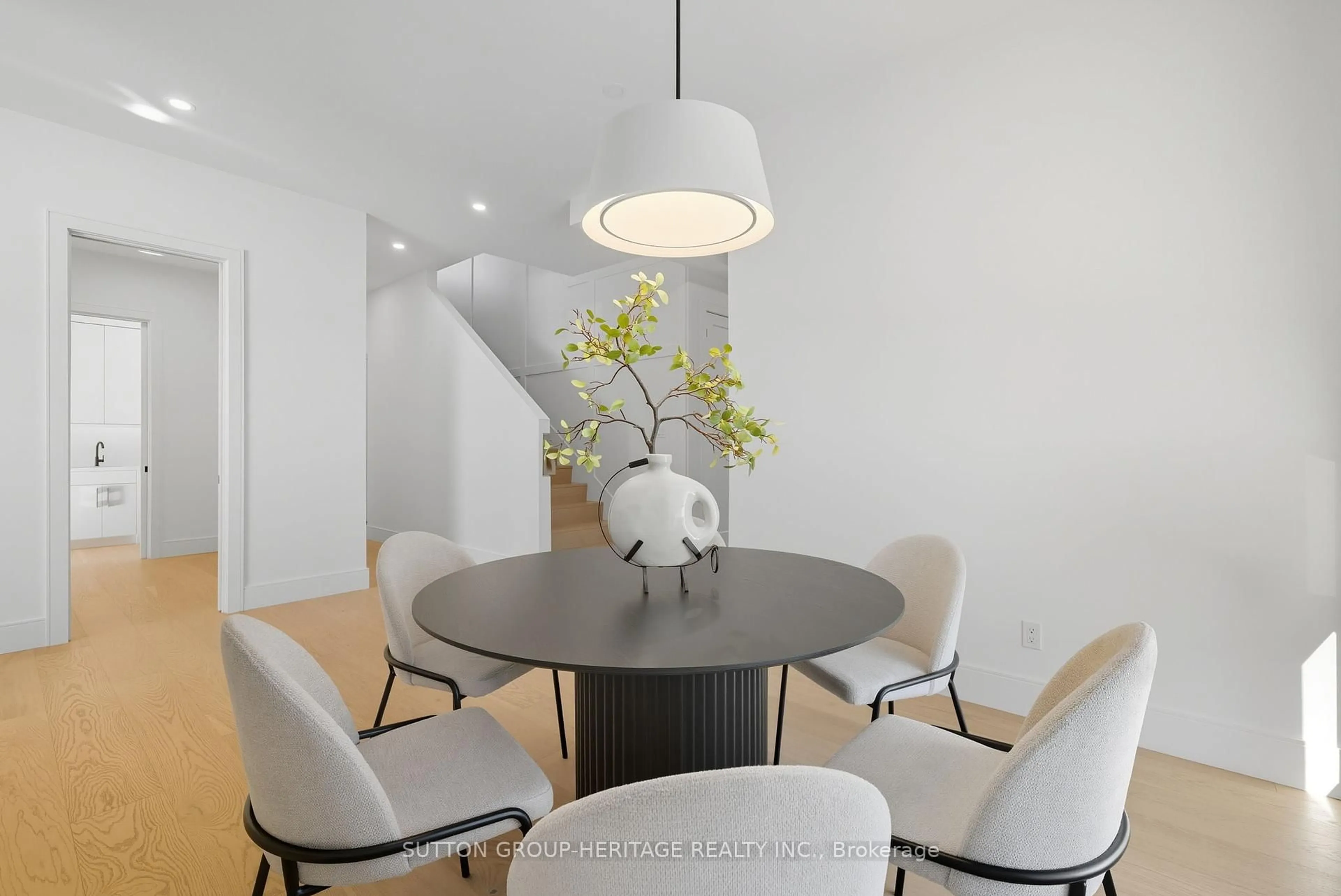 Dining room, unknown for 120B Cochrane St, Whitby Ontario L1N 5H8
