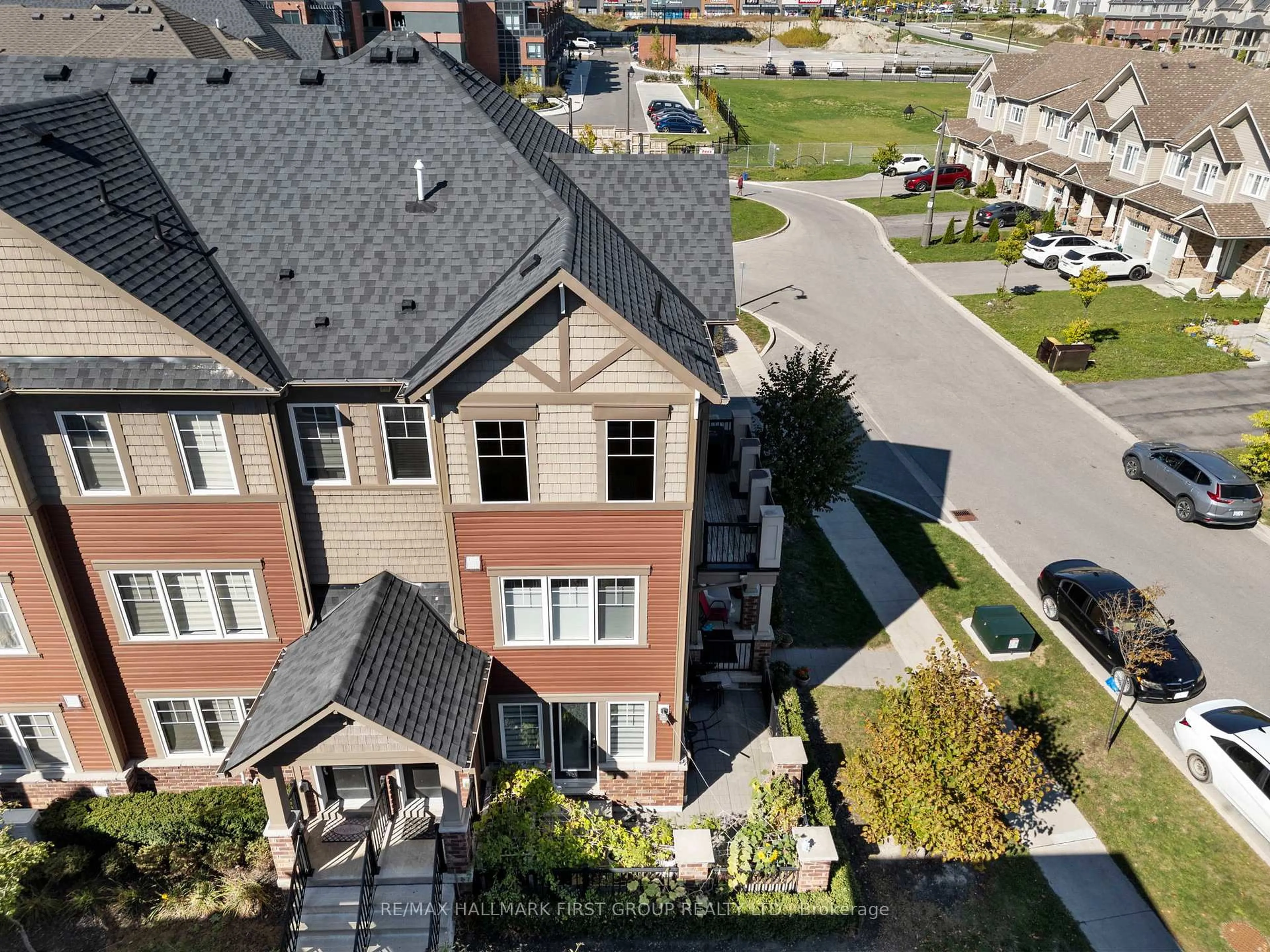A pic from outside/outdoor area/front of a property/back of a property/a pic from drone, street for 2500 Hill Rise Crt #50, Oshawa Ontario L1N 4K4