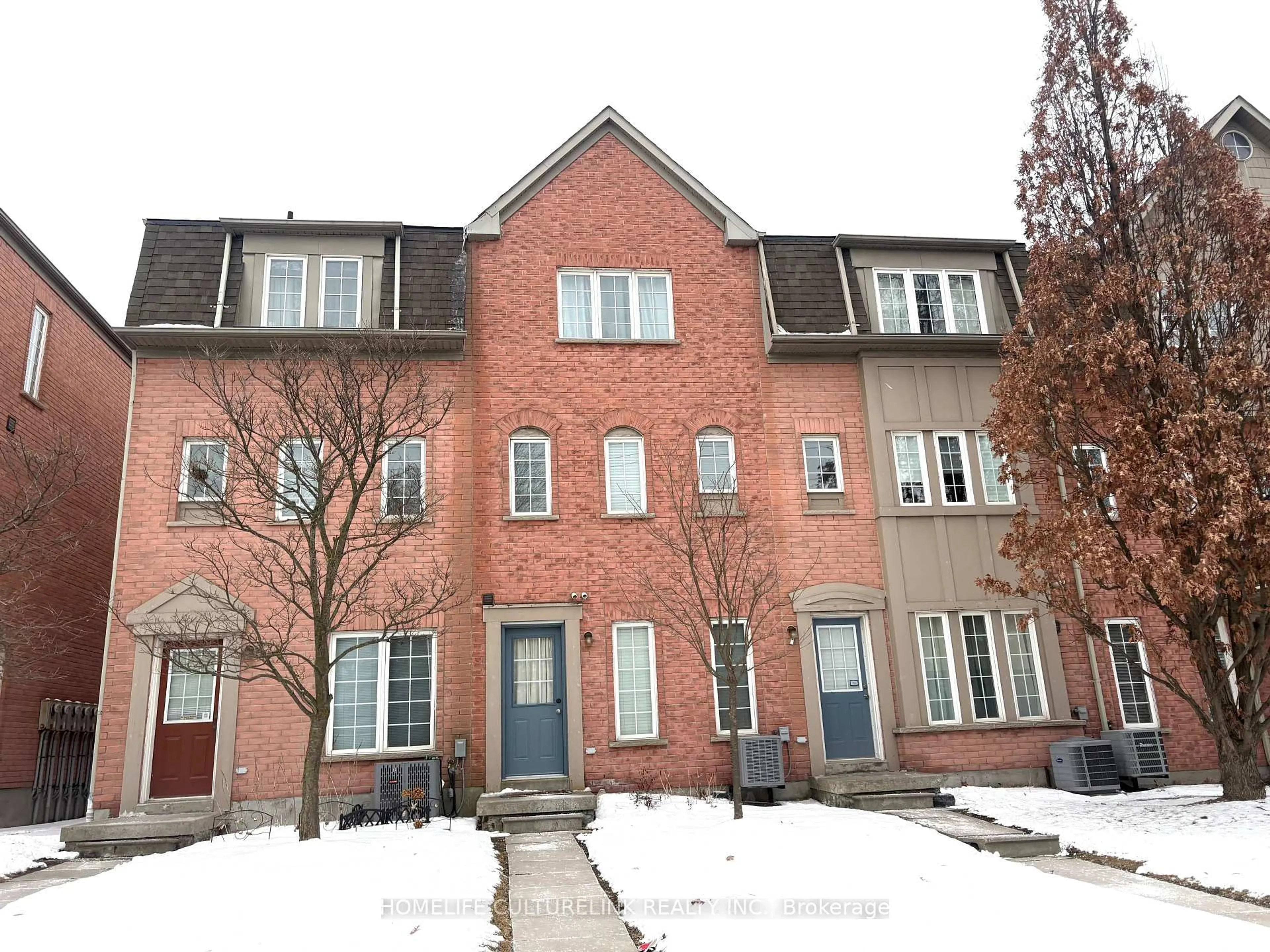 A pic from outside/outdoor area/front of a property/back of a property/a pic from drone, street for 1100 Begley St #32, Pickering Ontario L1W 4B3