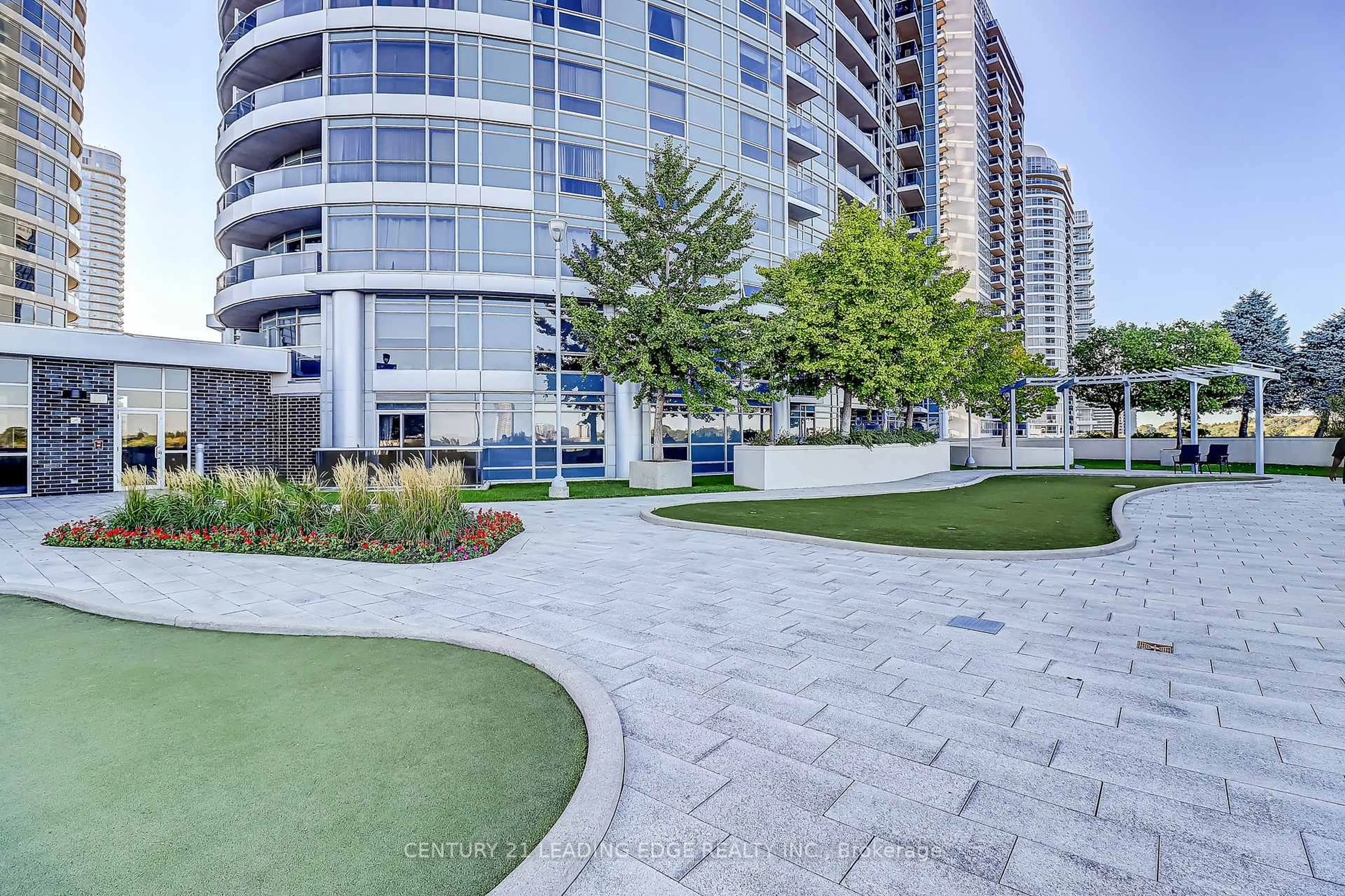 Patio, water/lake/river/ocean view for 125 Village Green Sq #3311, Toronto Ontario M1S 0G3