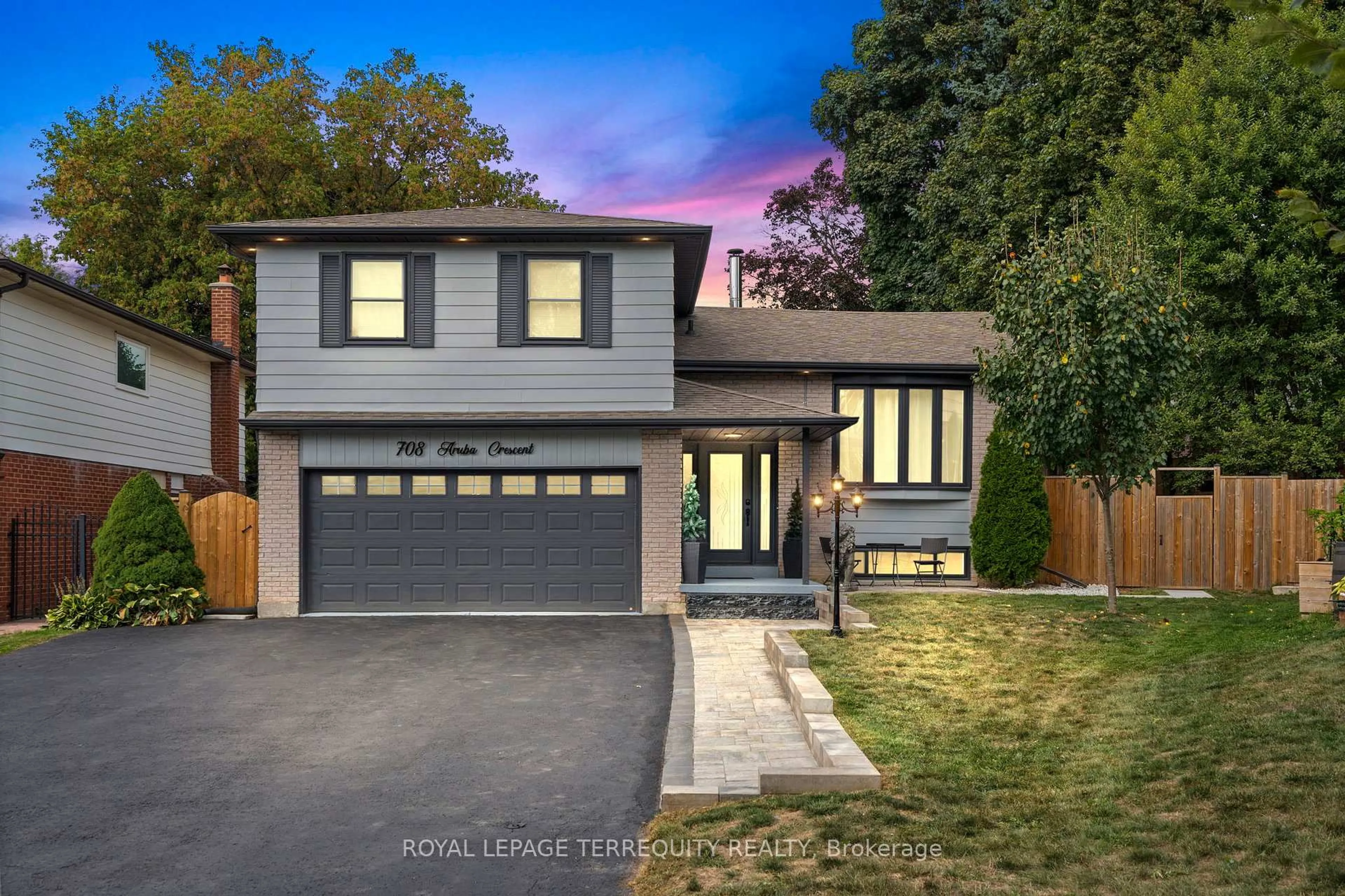Home with brick exterior material, street for 708 Aruba Cres, Oshawa Ontario L1J 6B6