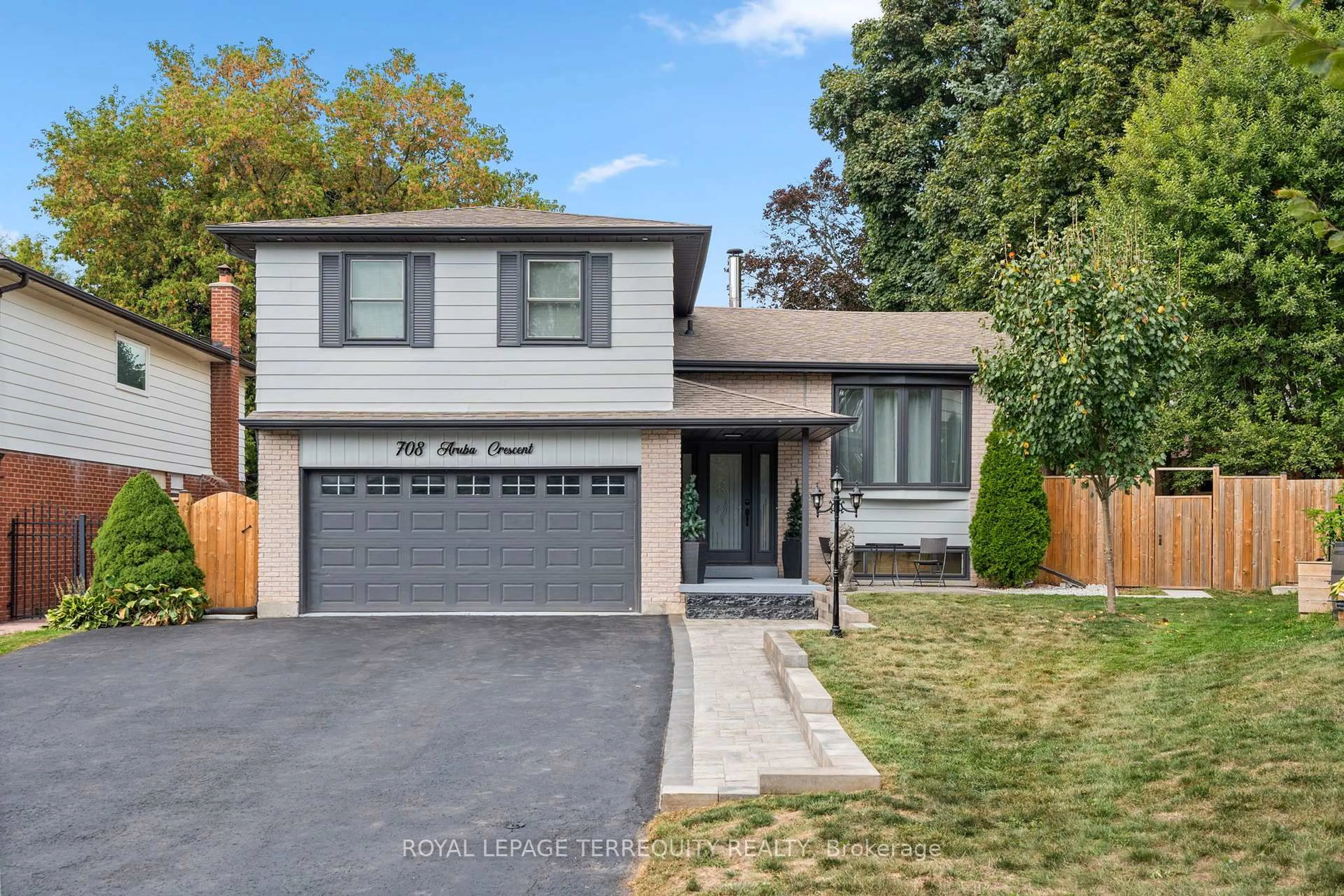 Home with brick exterior material, street for 708 Aruba Cres, Oshawa Ontario L1J 6B6
