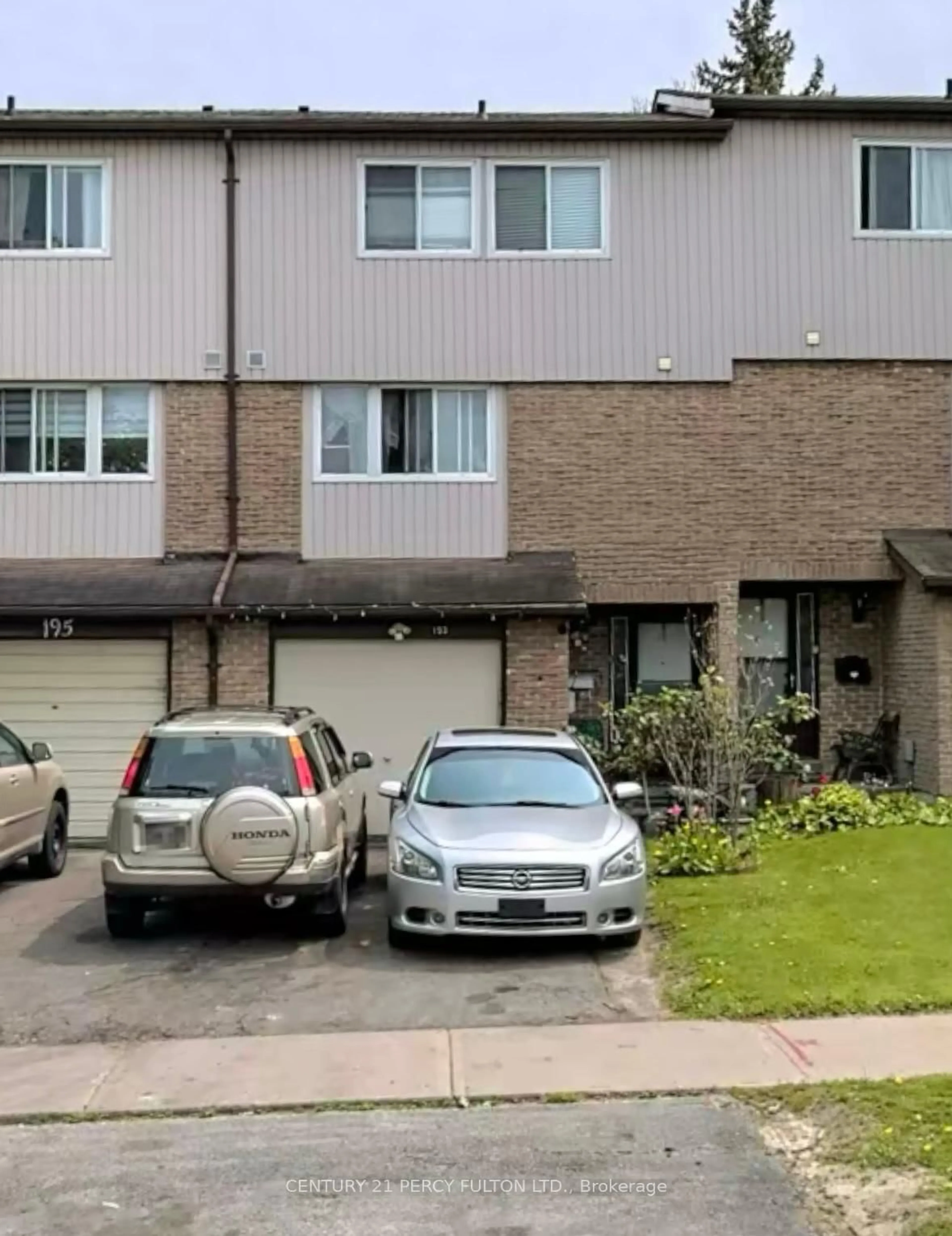 A pic from outside/outdoor area/front of a property/back of a property/a pic from drone, street for 193 Trudelle St #14, Toronto Ontario M1J 3K3