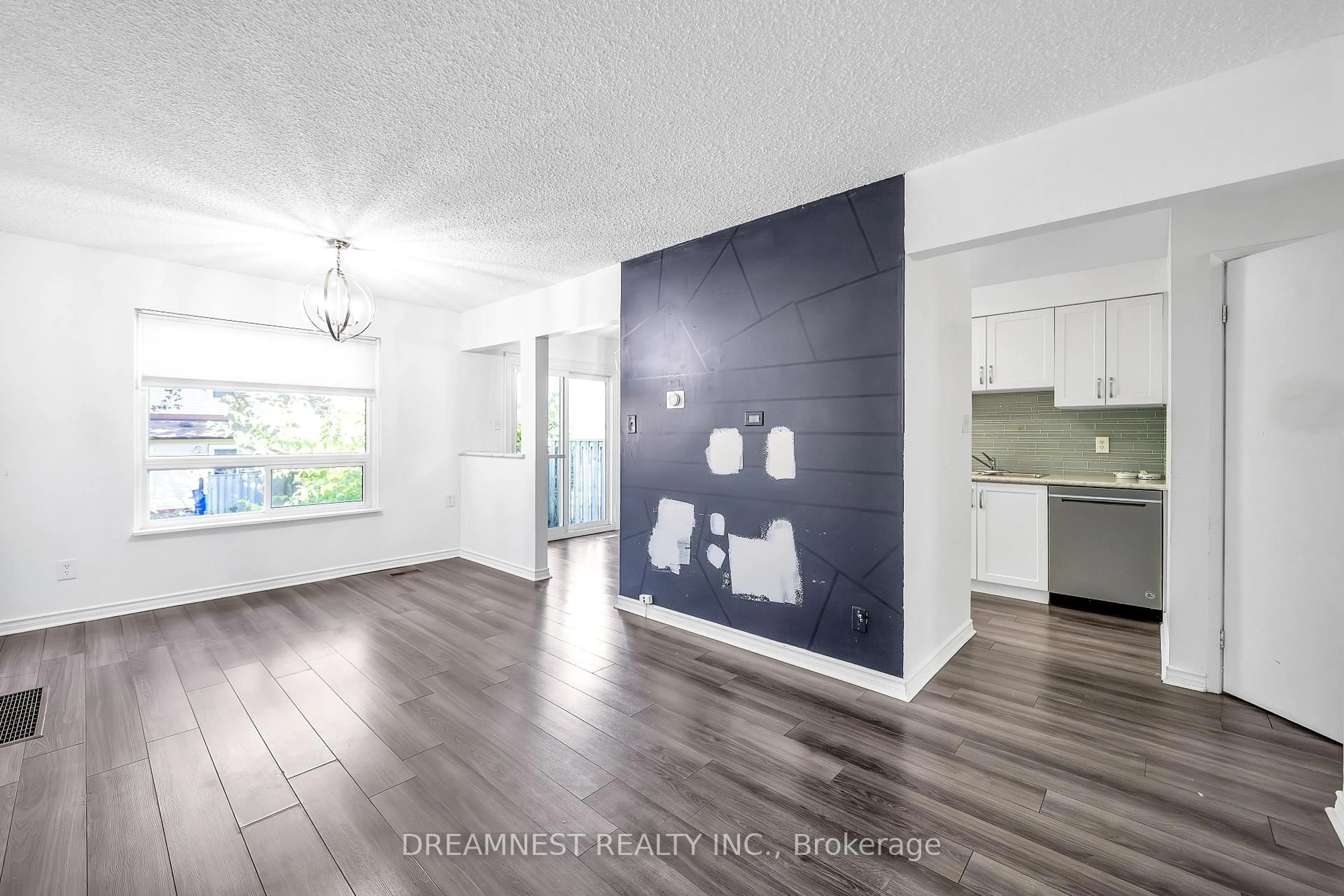 Unknown for 31 Parker Cres #17, Ajax Ontario L1S 3R4