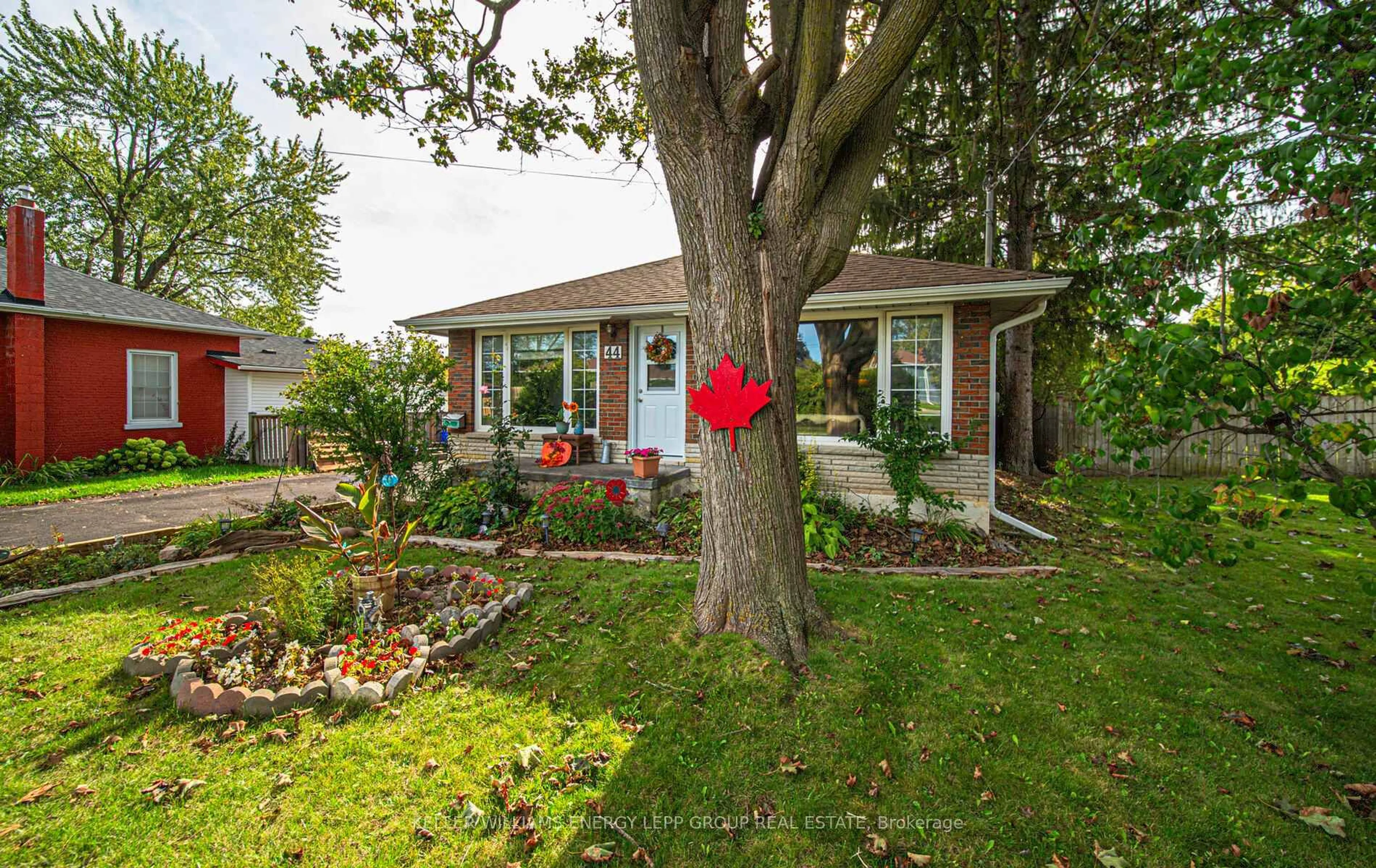 Home with vinyl exterior material, street for 44 Brown St, Clarington Ontario L1C 2R4