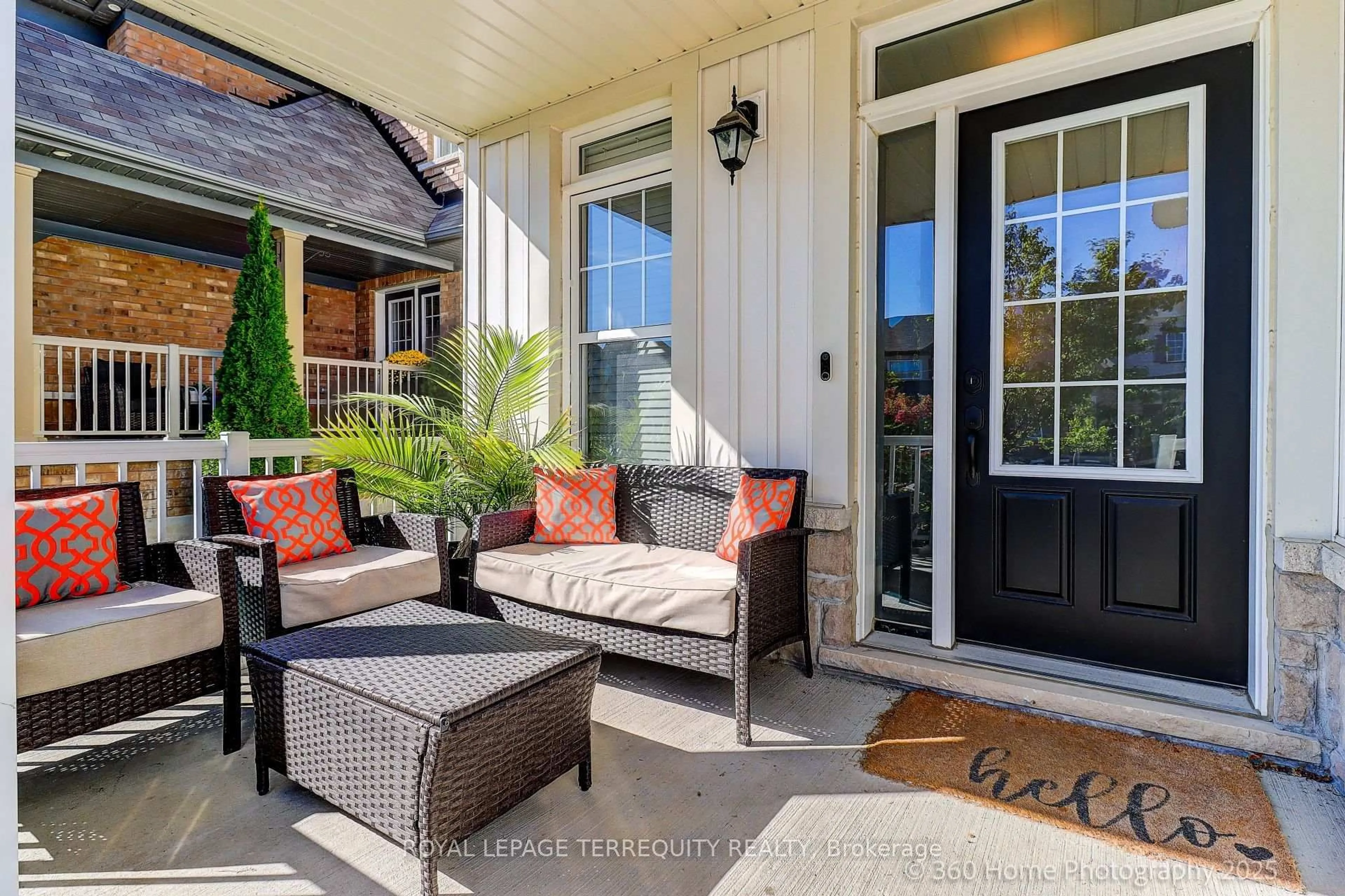 Patio, street for 18 Northglen Blvd, Clarington Ontario L1C 0N7