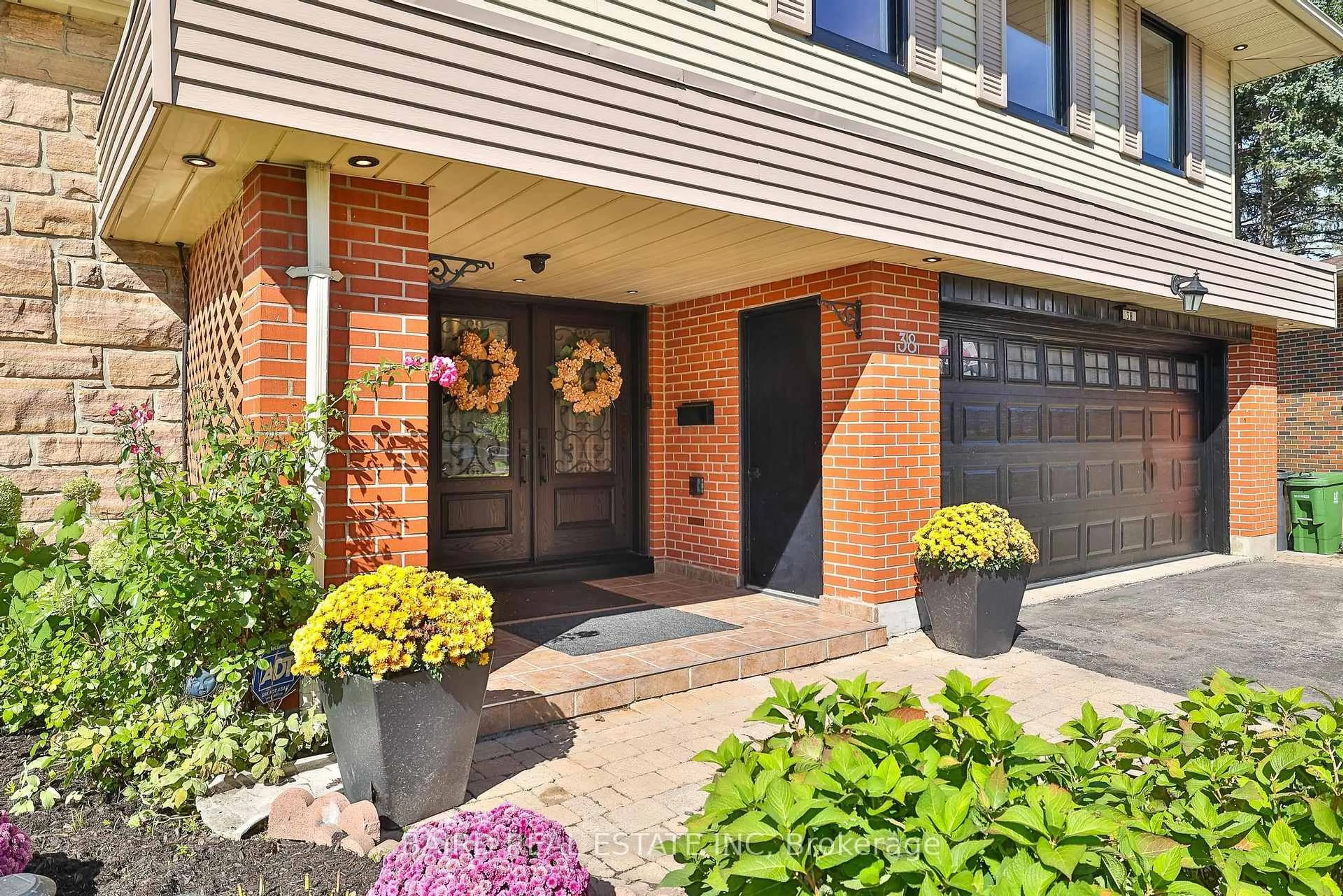 Home with brick exterior material, street for 38 Caronridge Cres, Toronto Ontario M1W 1L2