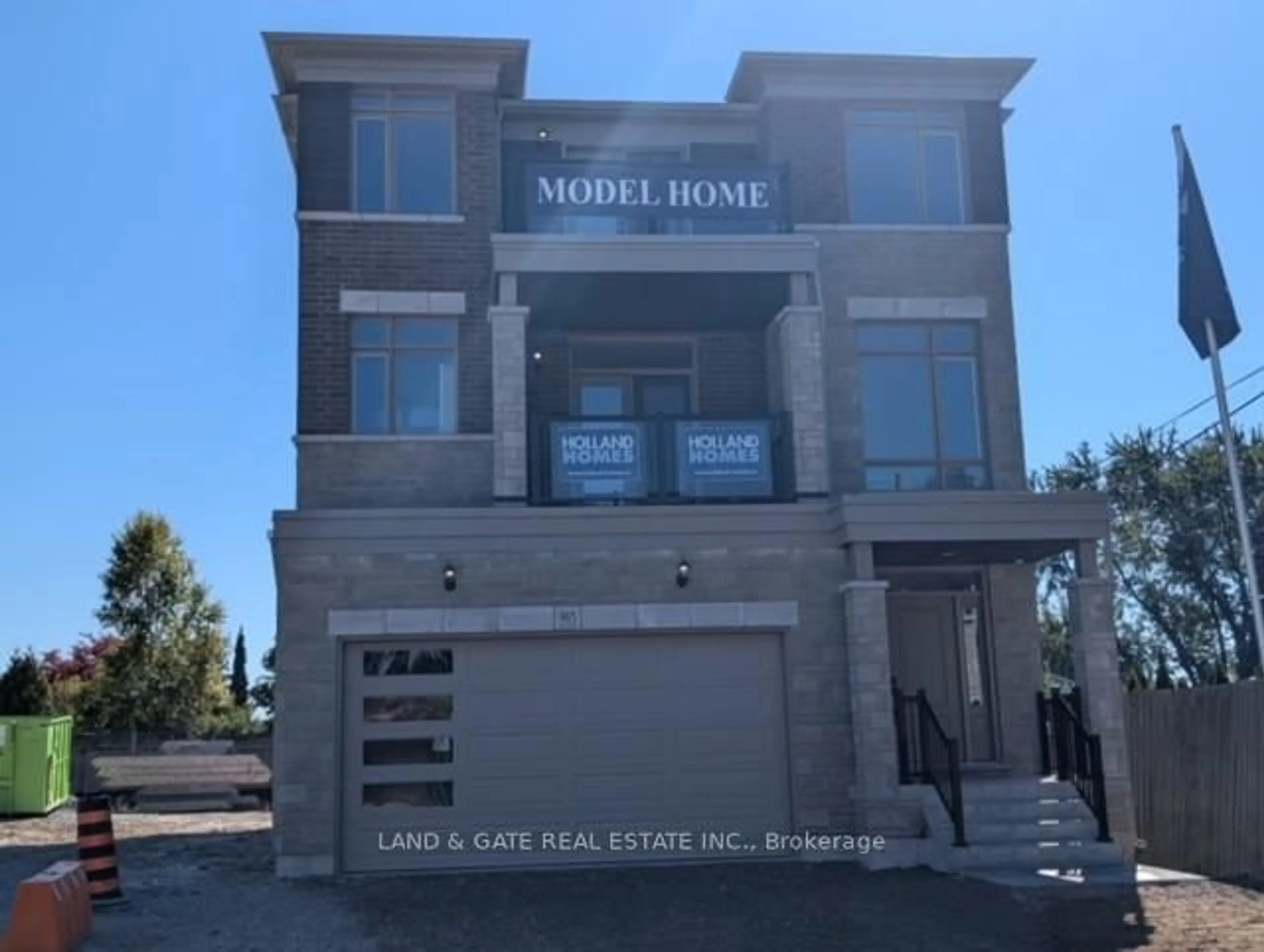 Home with vinyl exterior material, unknown for 965 Queensdale Ave, Oshawa Ontario L1H 1H4