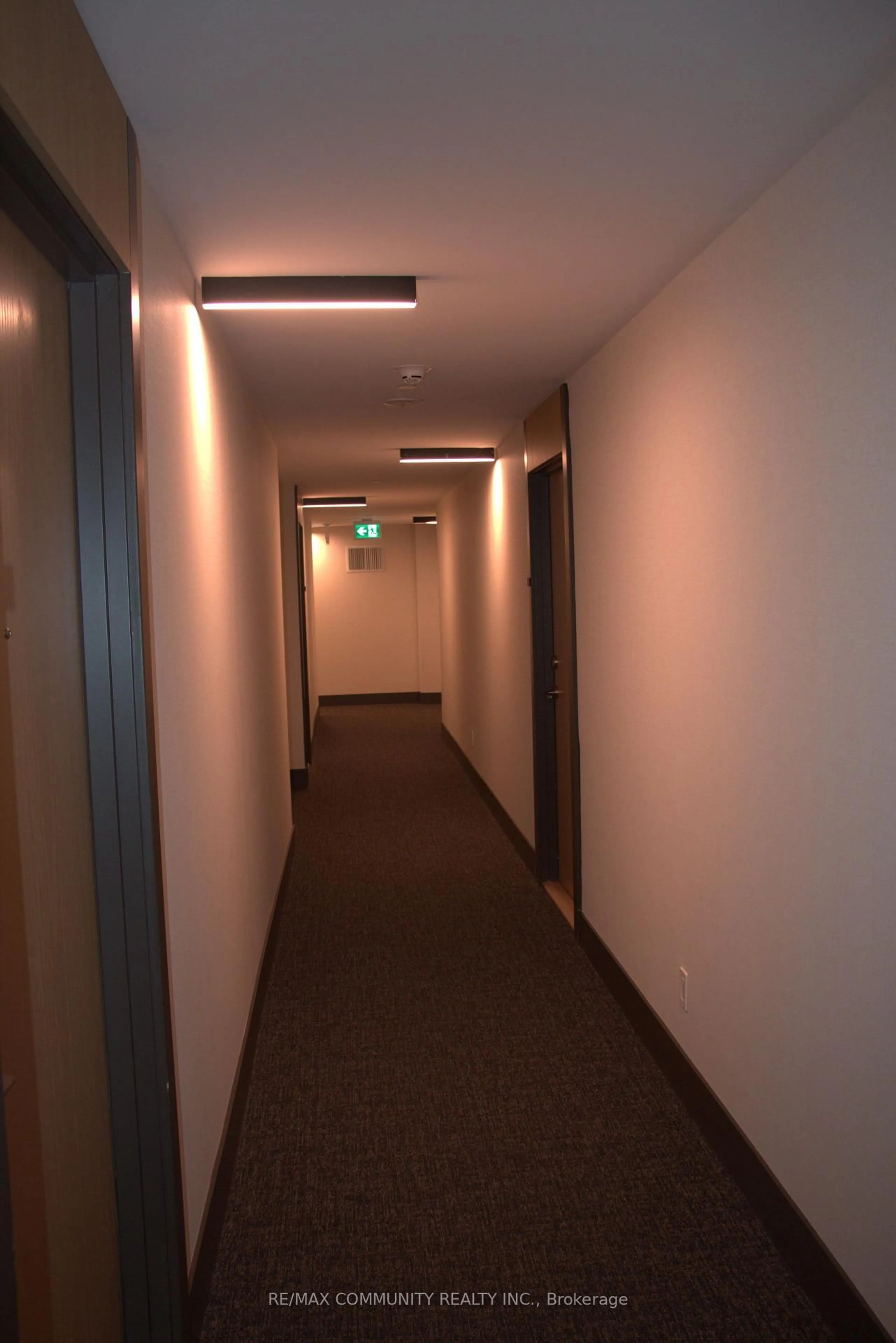 Indoor foyer for 1350 Ellesmere Rd #1111, Toronto Ontario M1P 0G6