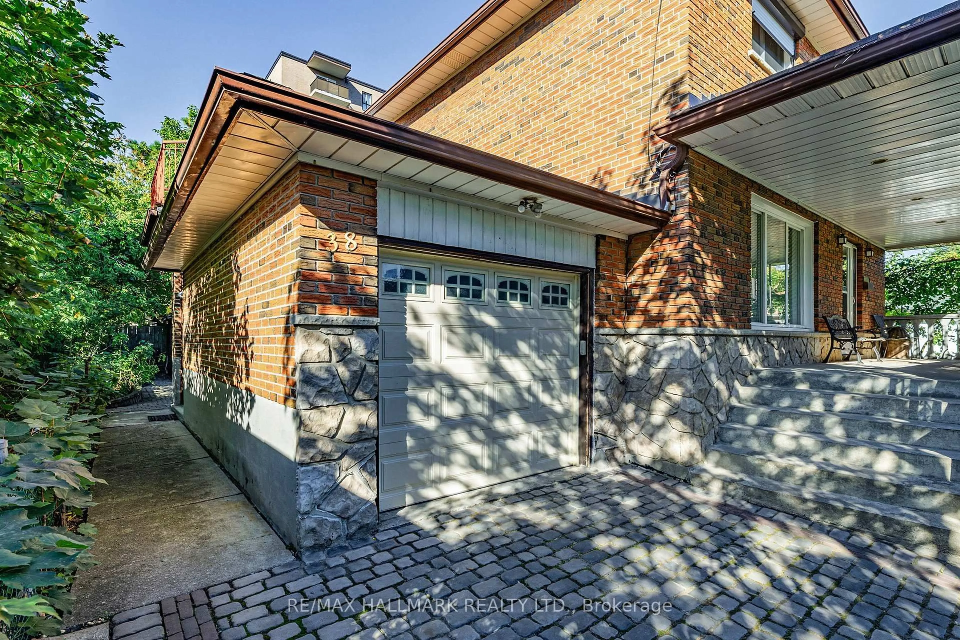 Home with brick exterior material, street for 38 Courton Dr, Toronto Ontario M1R 1K8
