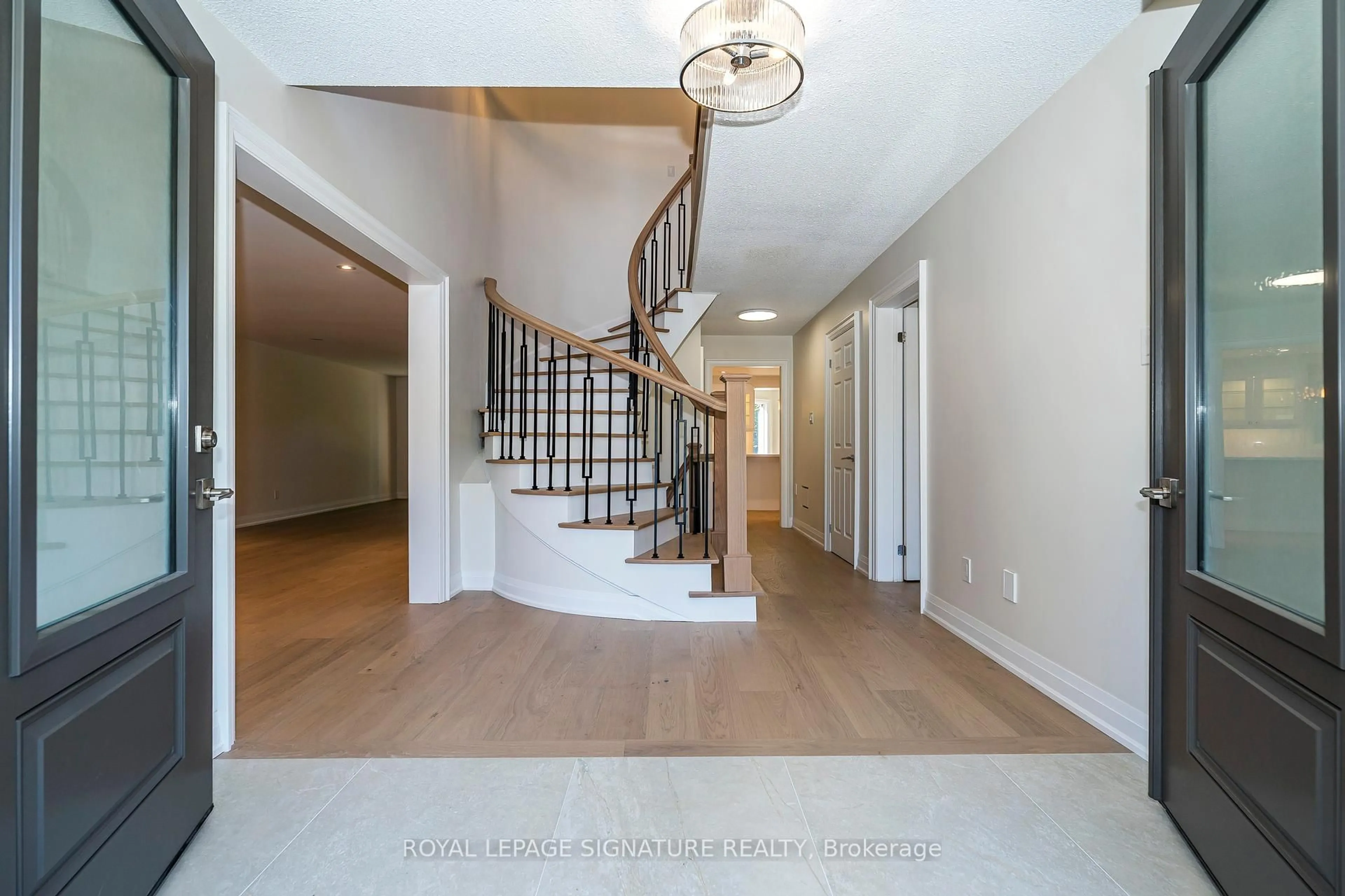 Indoor entryway for 11 Royal Rouge Tr, Toronto Ontario M1B 4T8