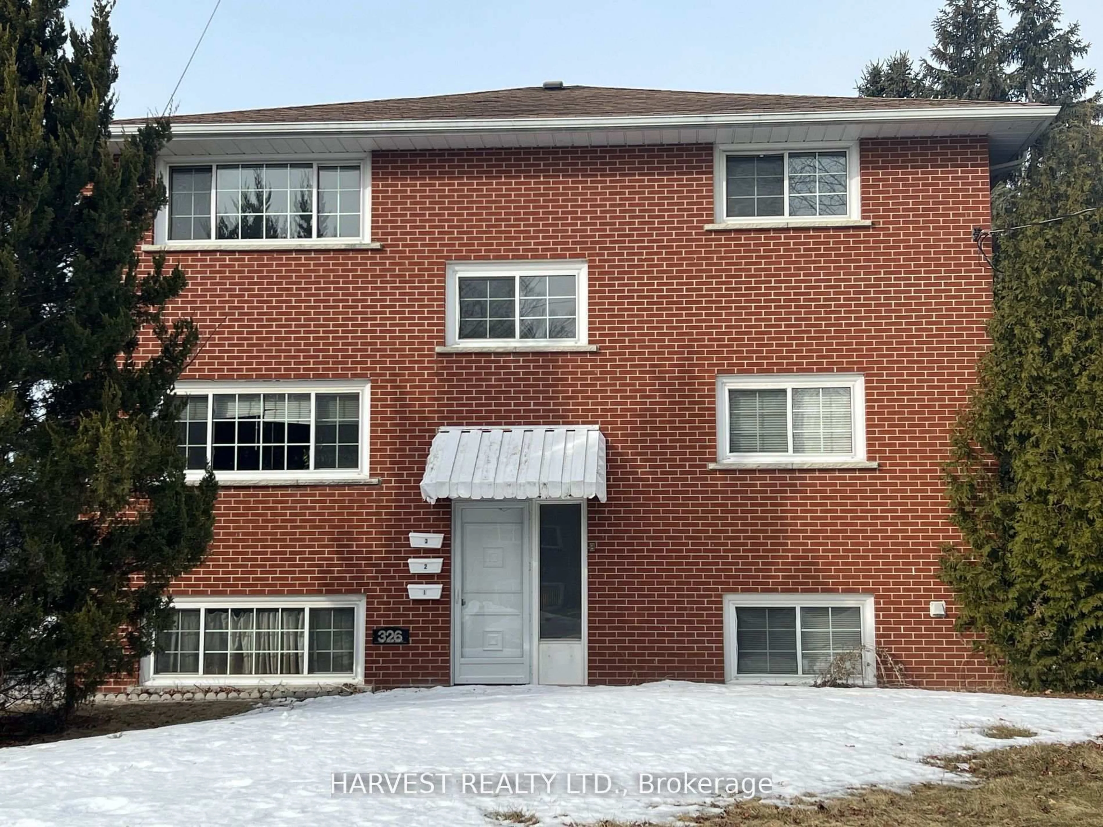Home with brick exterior material, building for 326 Surrey Dr, Oshawa Ontario L1G 6H1