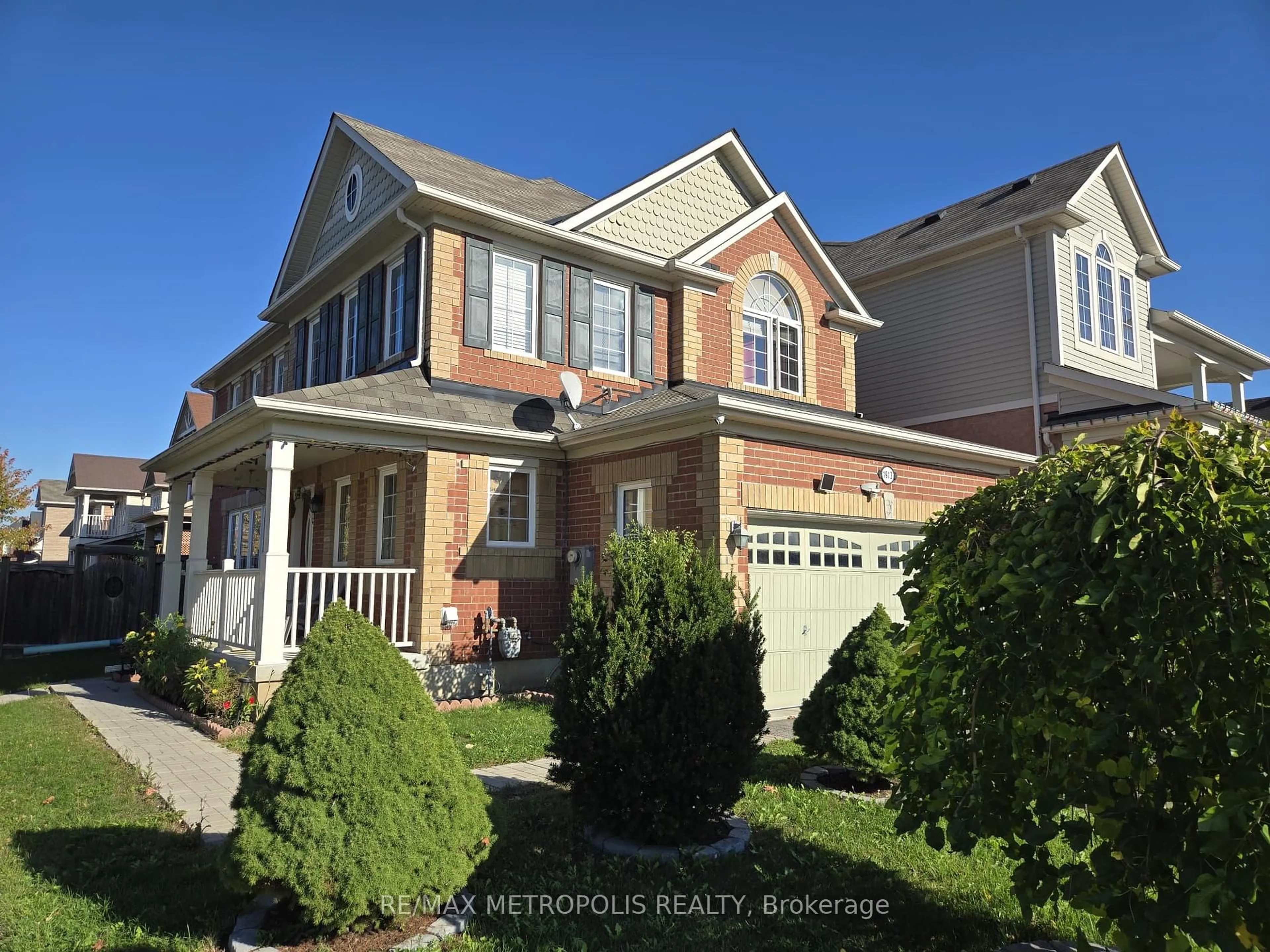 Unknown for 1913 Liatris Dr, Pickering Ontario L1X 0A4