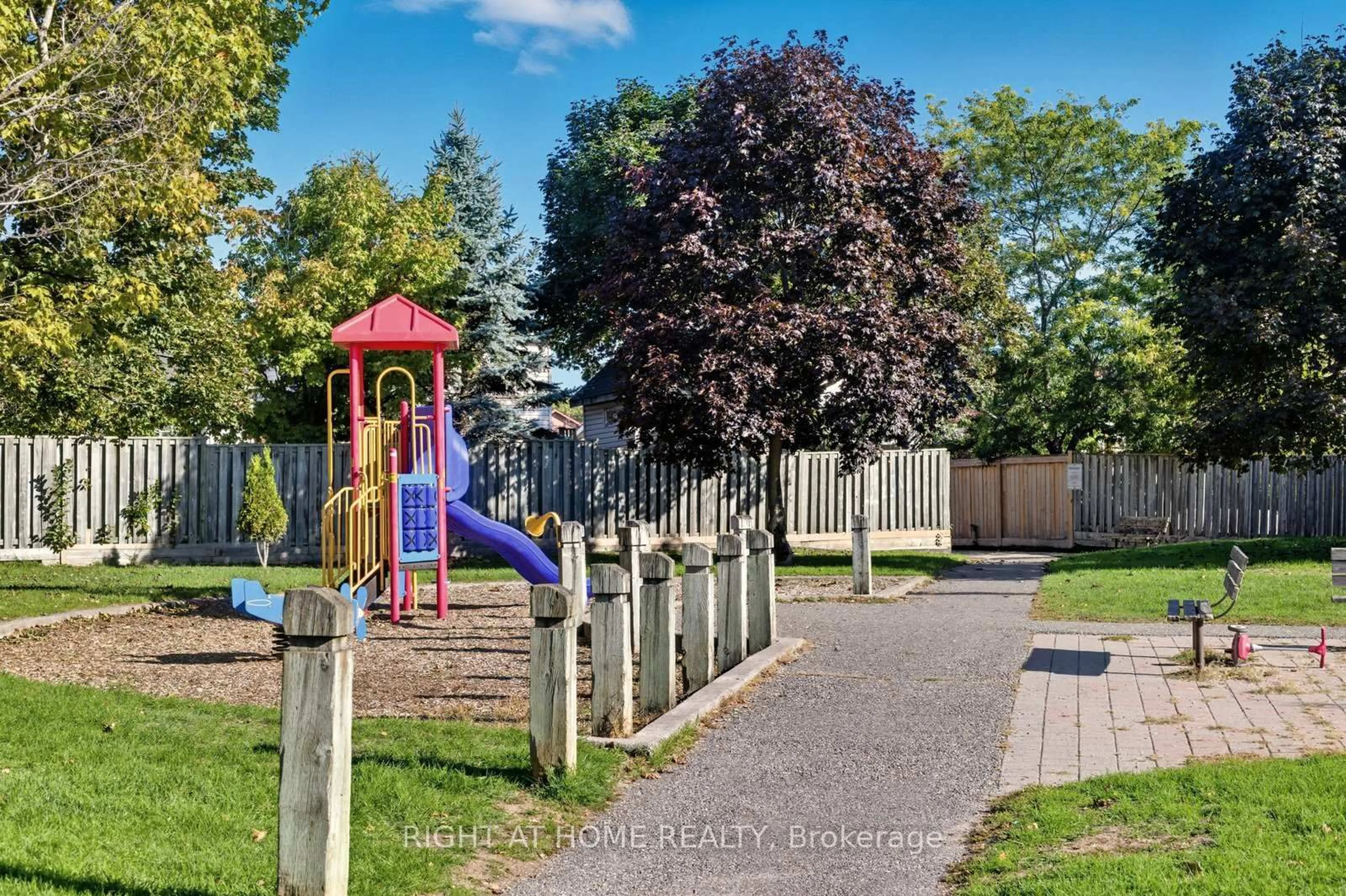 A pic from outside/outdoor area/front of a property/back of a property/a pic from drone, street for 15 Glanville Cres, Clarington Ontario L1C 4L7