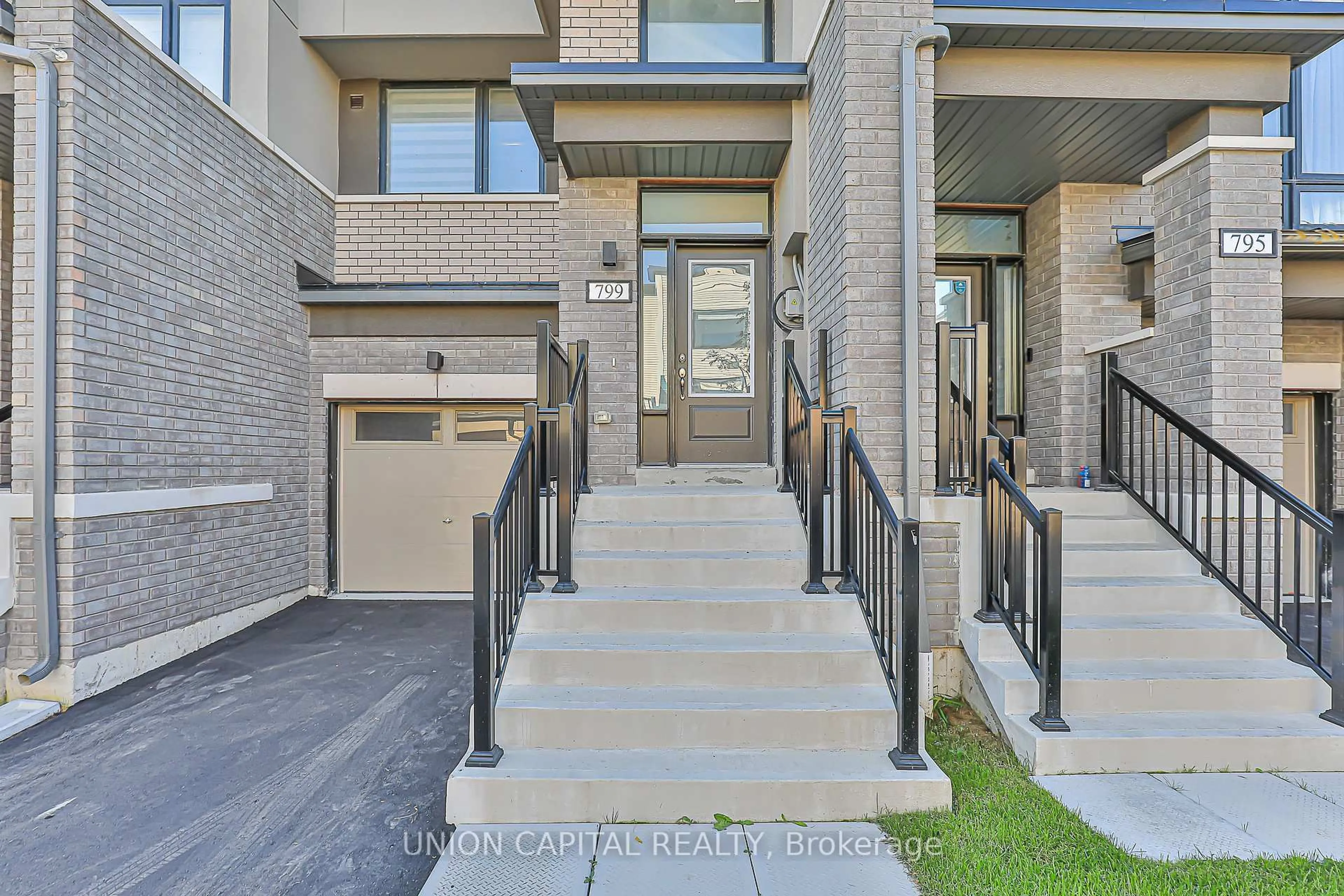 Unknown for 799 Stanstead Path, Oshawa Ontario L1K 3G4
