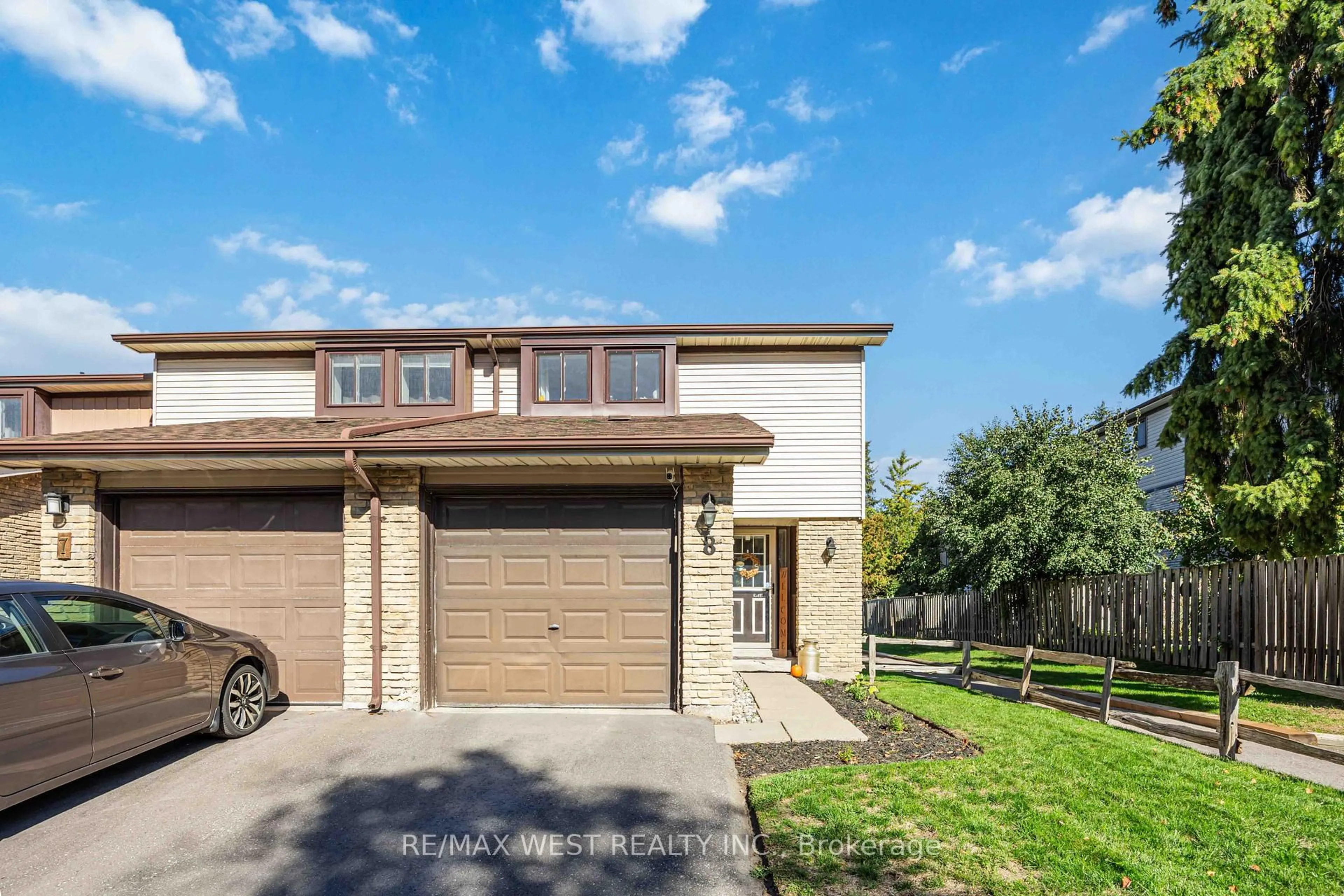 Unknown for 221 Ormond Dr #E8, Oshawa Ontario L1G 6T7