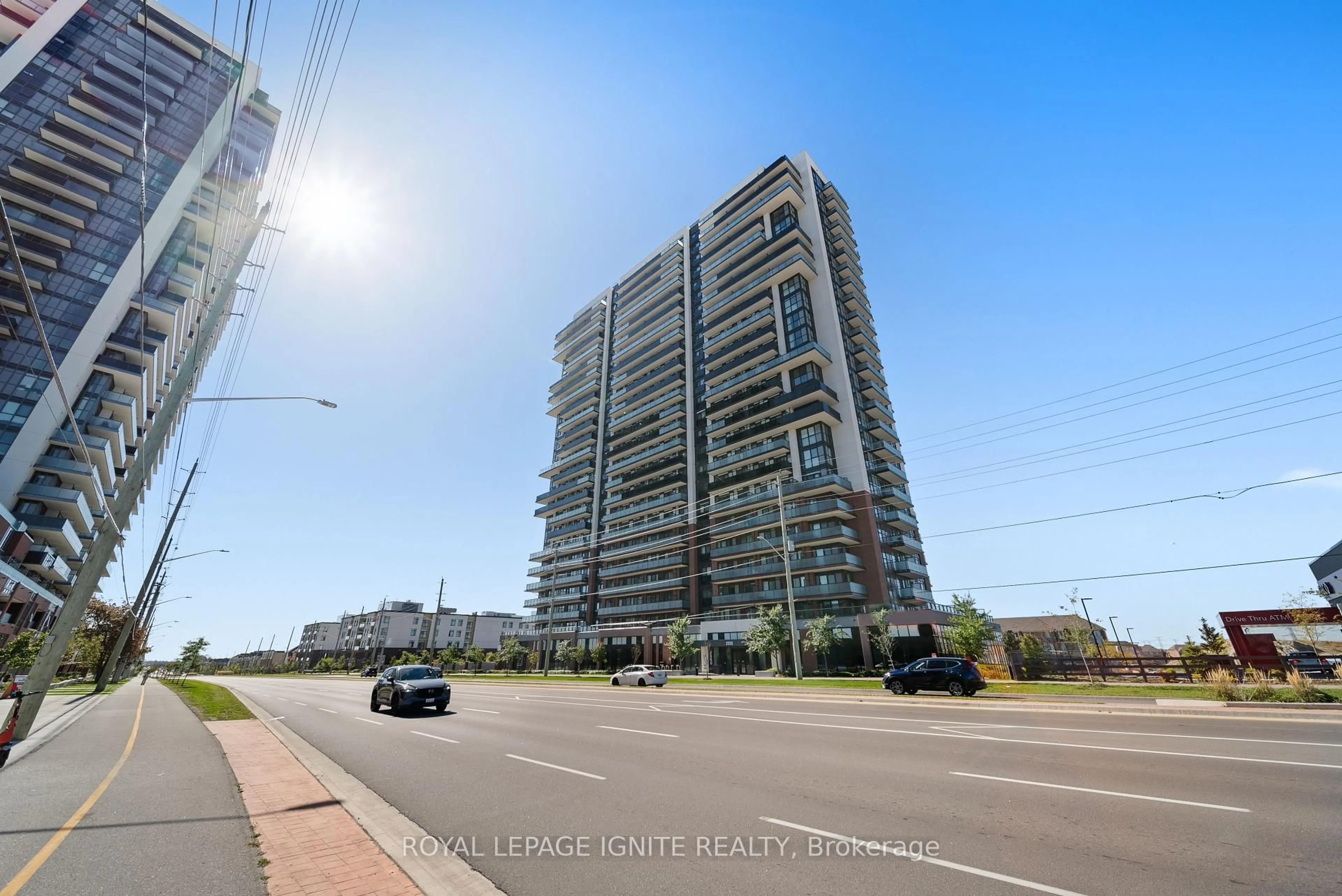 Blurry image for 2550 Simcoe St #906, Oshawa Ontario L1L 0R5