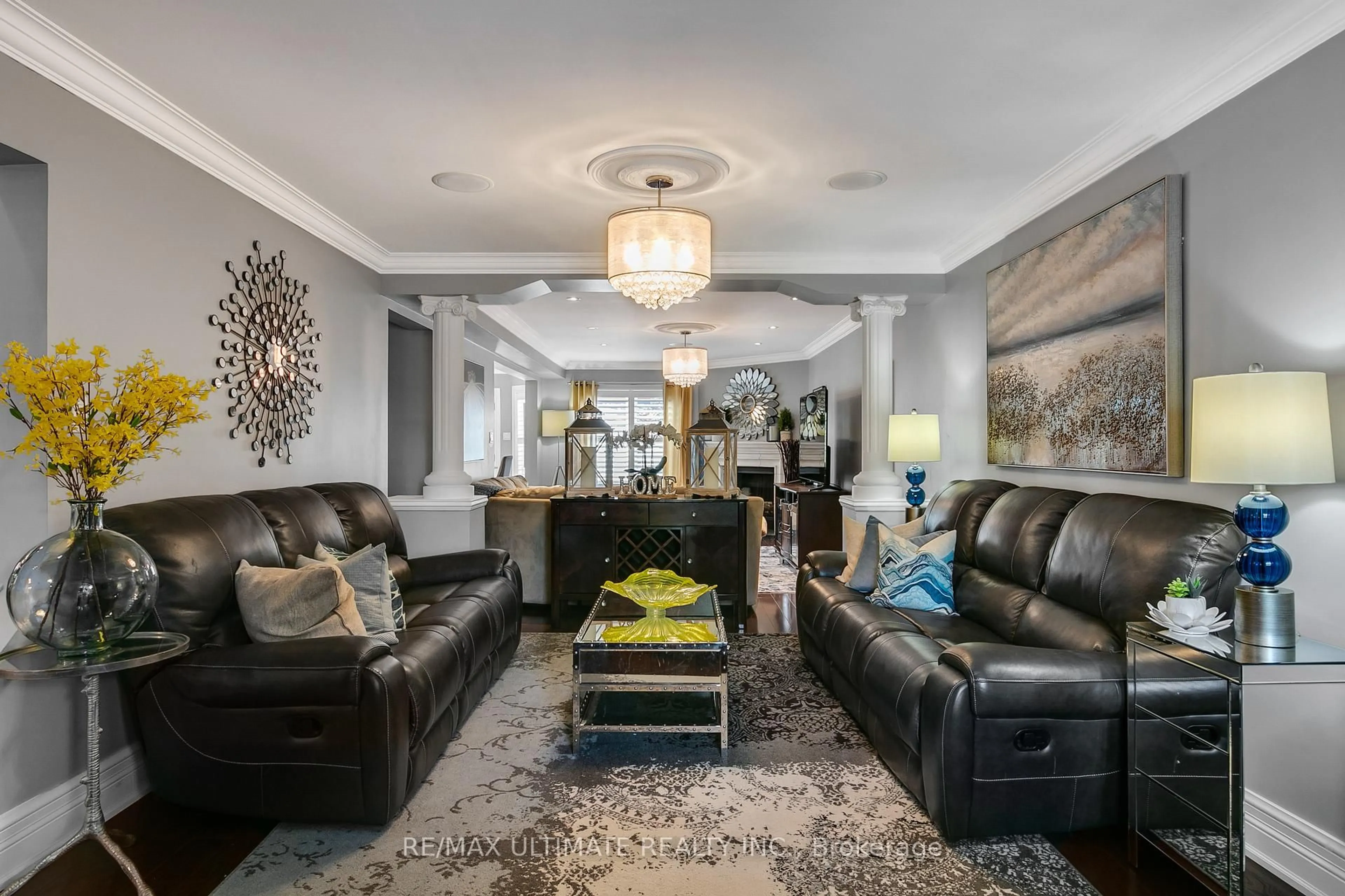 Living room with furniture, unknown for 77 Morningview Tr, Toronto Ontario M4G 3C1