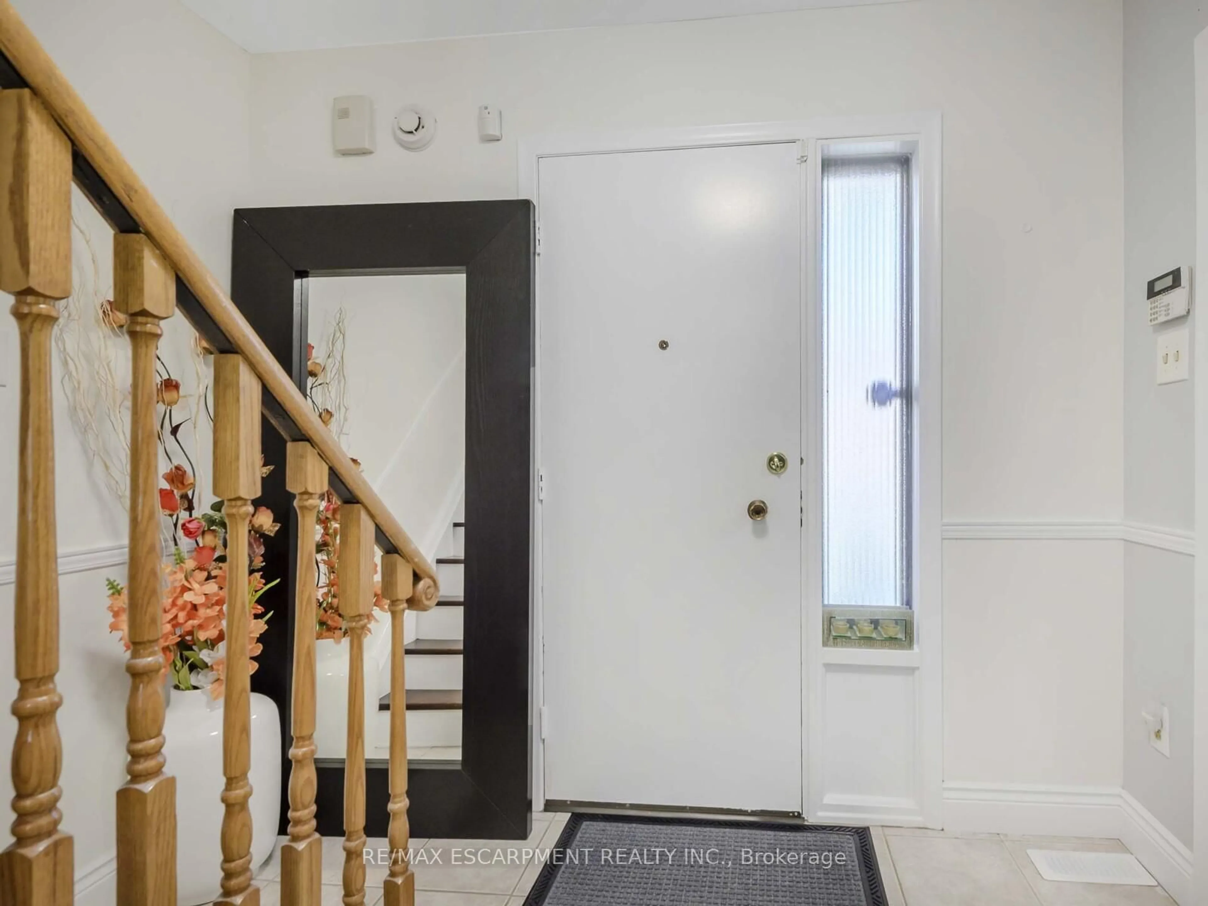 Indoor entryway for 331 Military Tr #59, Toronto Ontario M1E 4E3